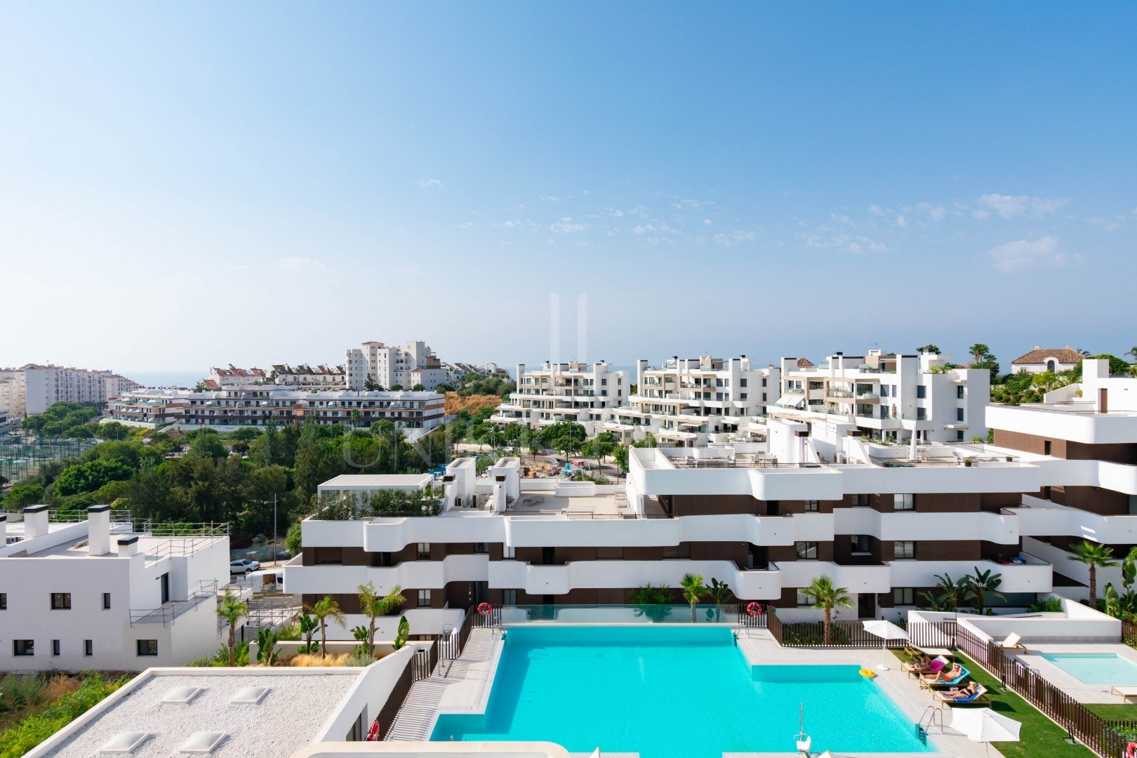 Contemporary Luxury Penthouse with Panoramic Sea Views and Private Rooftop Jacuzzi in Las Mesas, Estepona