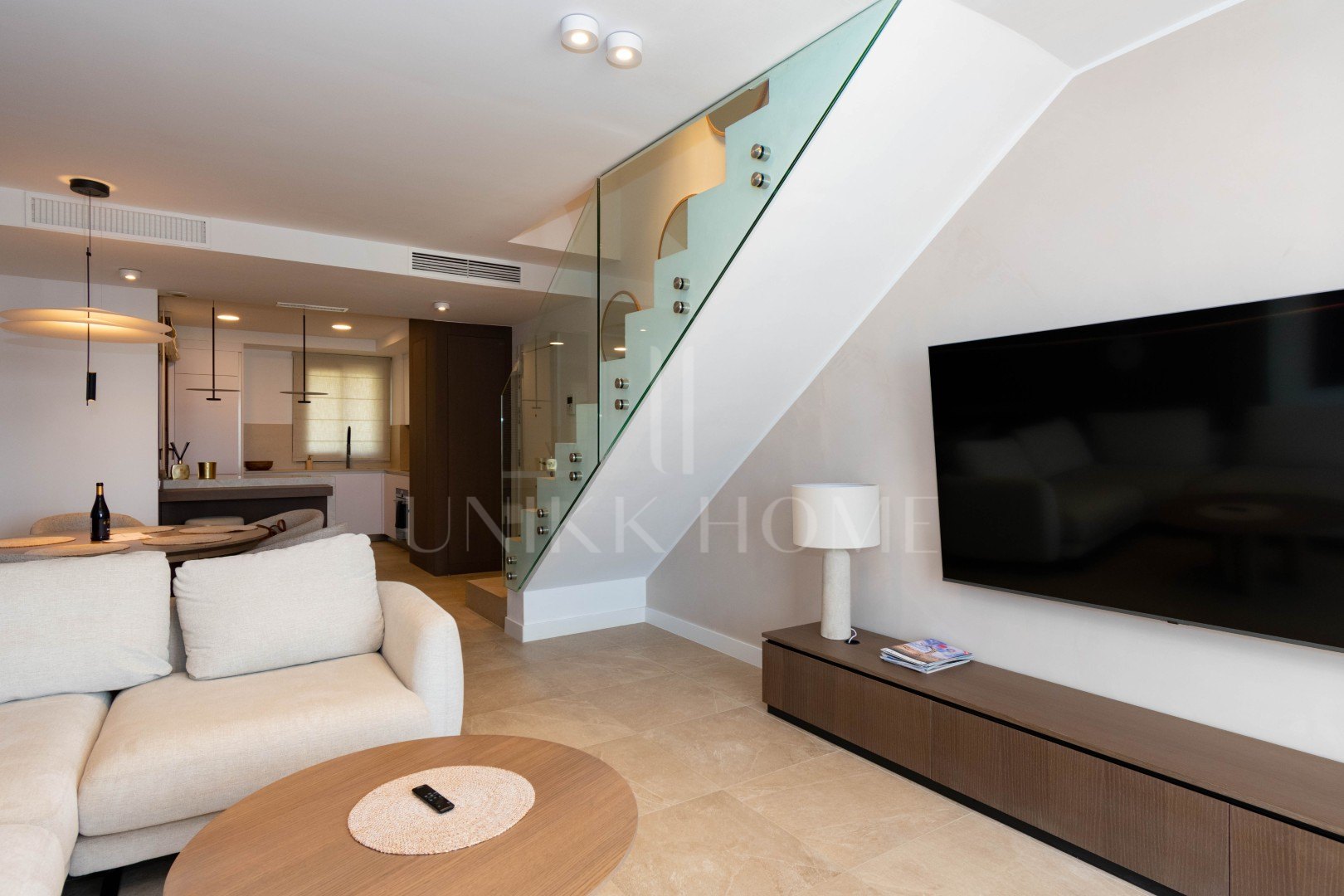 Contemporary Luxury Penthouse with Panoramic Sea Views and Private Rooftop Jacuzzi in Las Mesas, Estepona