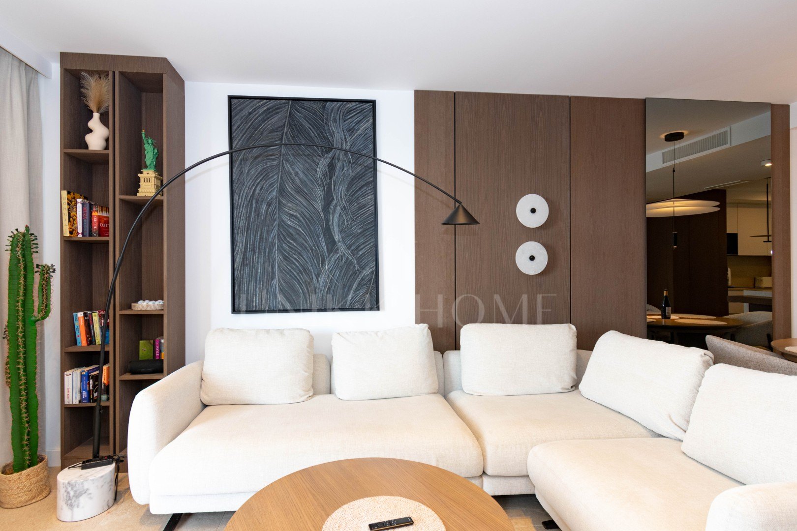 Contemporary Luxury Penthouse with Panoramic Sea Views and Private Rooftop Jacuzzi in Las Mesas, Estepona