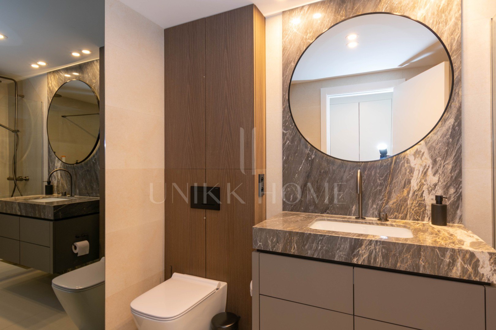 Contemporary Luxury Penthouse with Panoramic Sea Views and Private Rooftop Jacuzzi in Las Mesas, Estepona