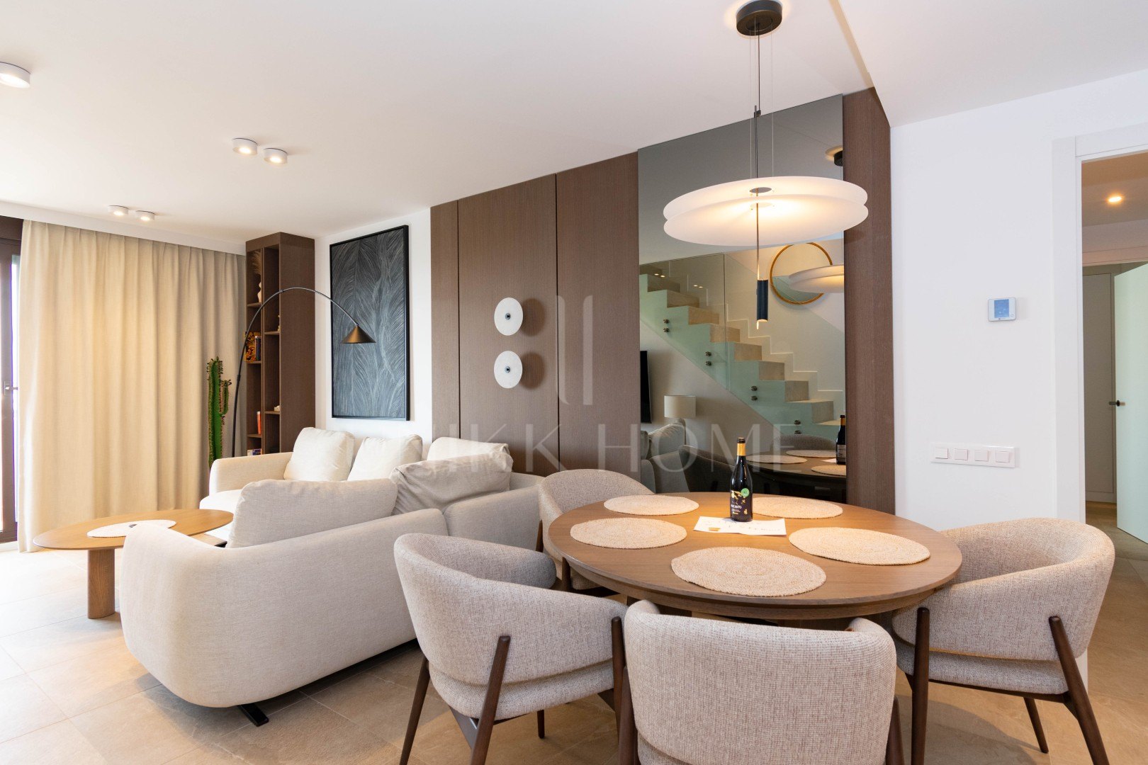 Contemporary Luxury Penthouse with Panoramic Sea Views and Private Rooftop Jacuzzi in Las Mesas, Estepona