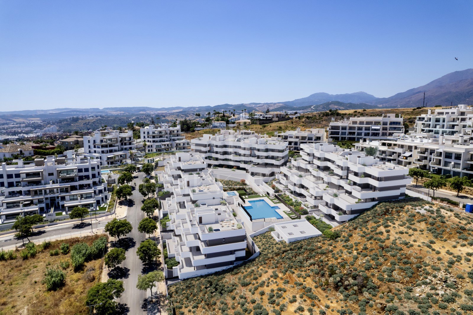Contemporary Luxury Penthouse with Panoramic Sea Views and Private Rooftop Jacuzzi in Las Mesas, Estepona