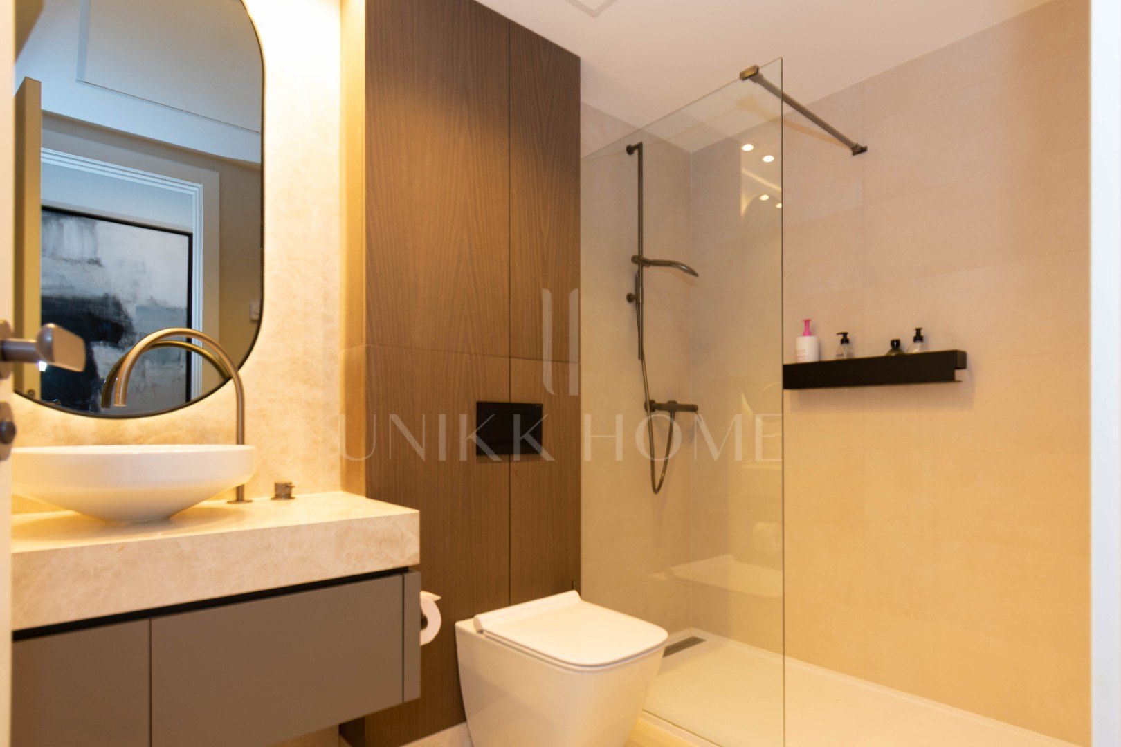 Contemporary Luxury Penthouse with Panoramic Sea Views and Private Rooftop Jacuzzi in Las Mesas, Estepona
