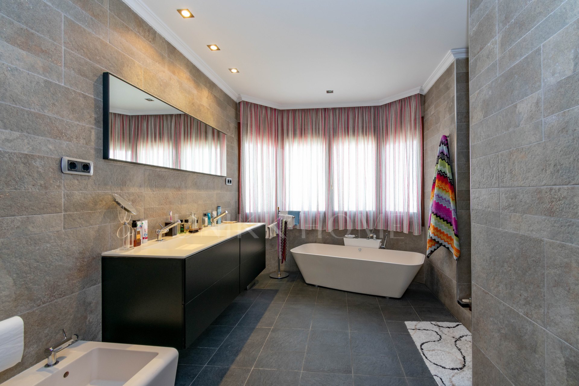 Mediterranean Villa with Sea Views in the Prestigious Seghers Residential Area, Estepona