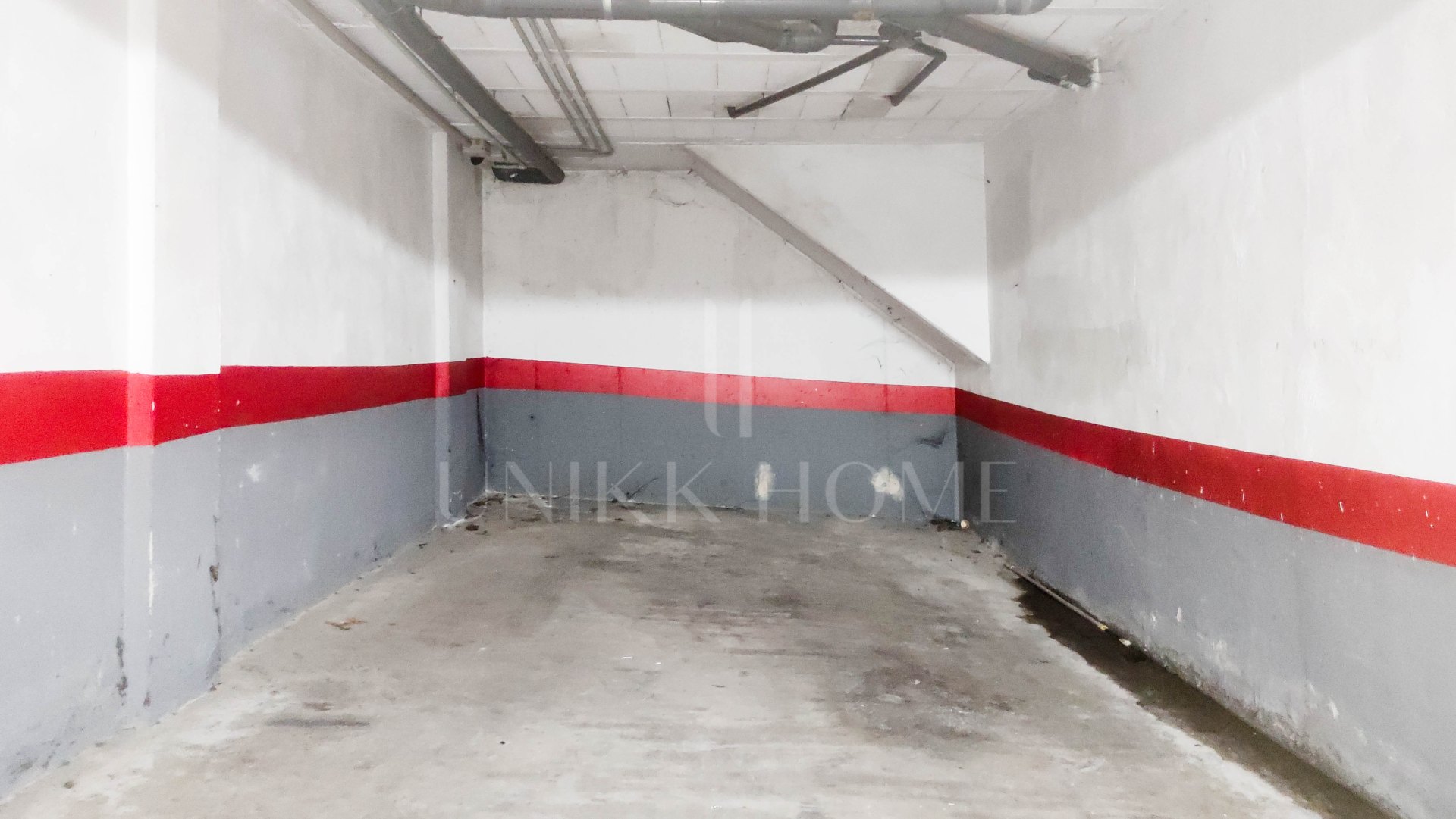 Dúplex de 2 dormitorios con solárium, garaje privado y acceso directo a piscina en Royal Manilva