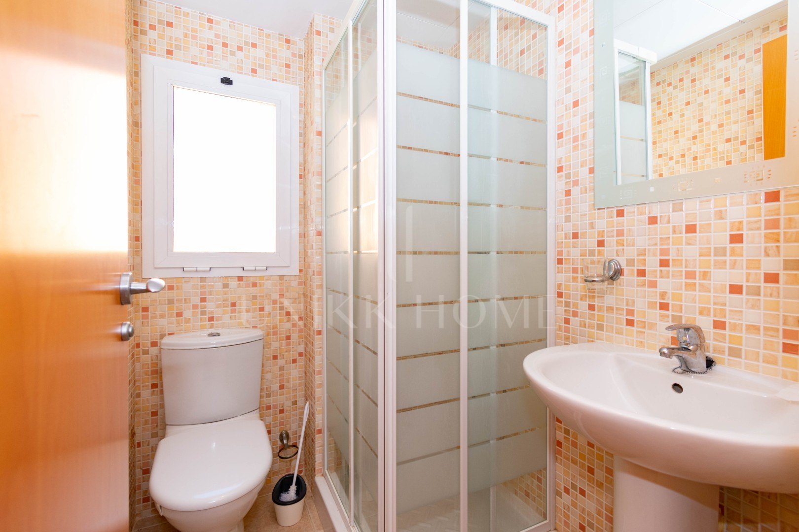 Ático con solárium privado de 80 m² y vistas abiertas – Casares Costa