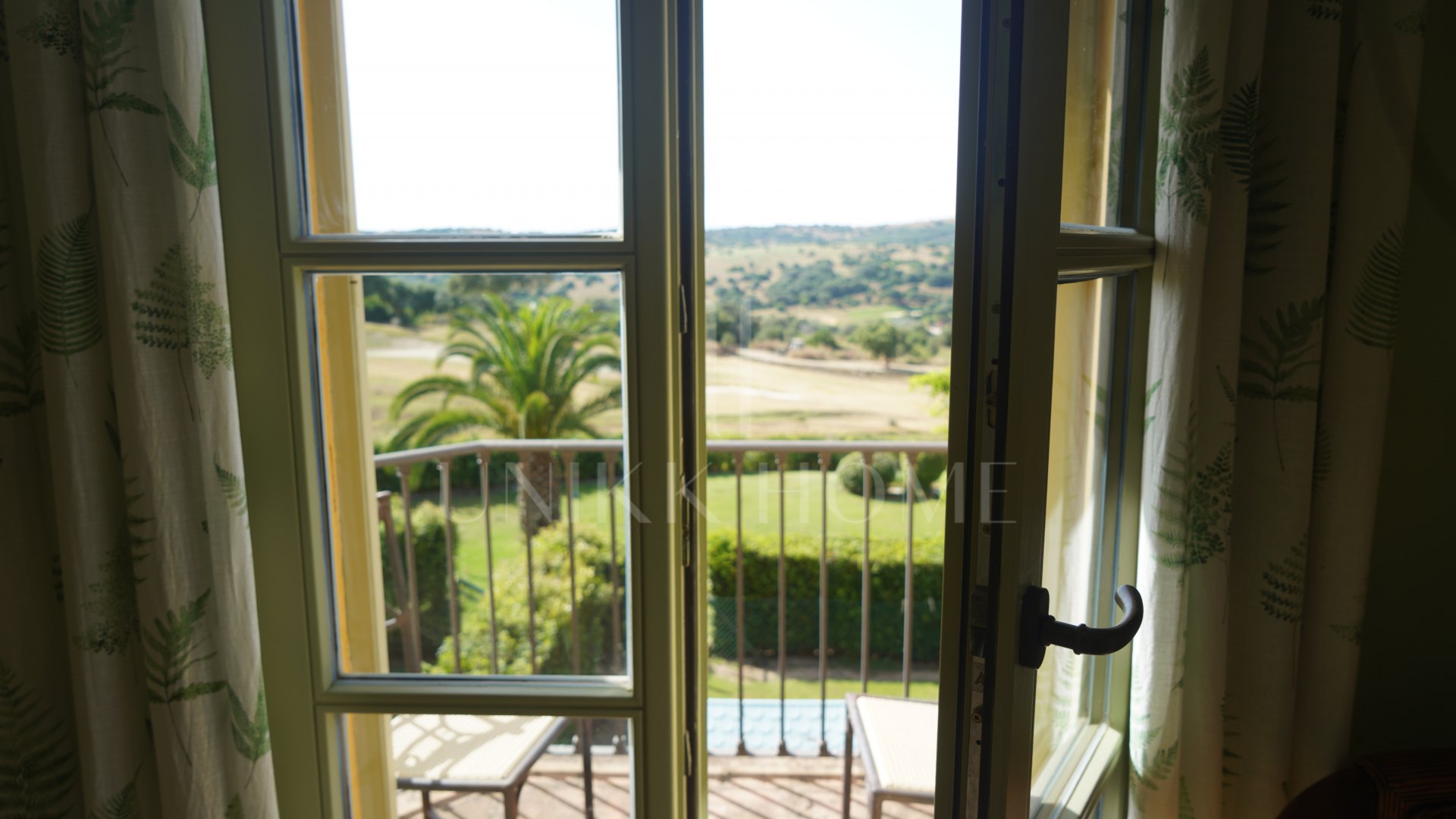 Stylish 4-Bedroom Townhouse in the Exclusive gated Almenara Golf, Panoramic Golf, Mountain & Partial Lake Views in Sotogrande