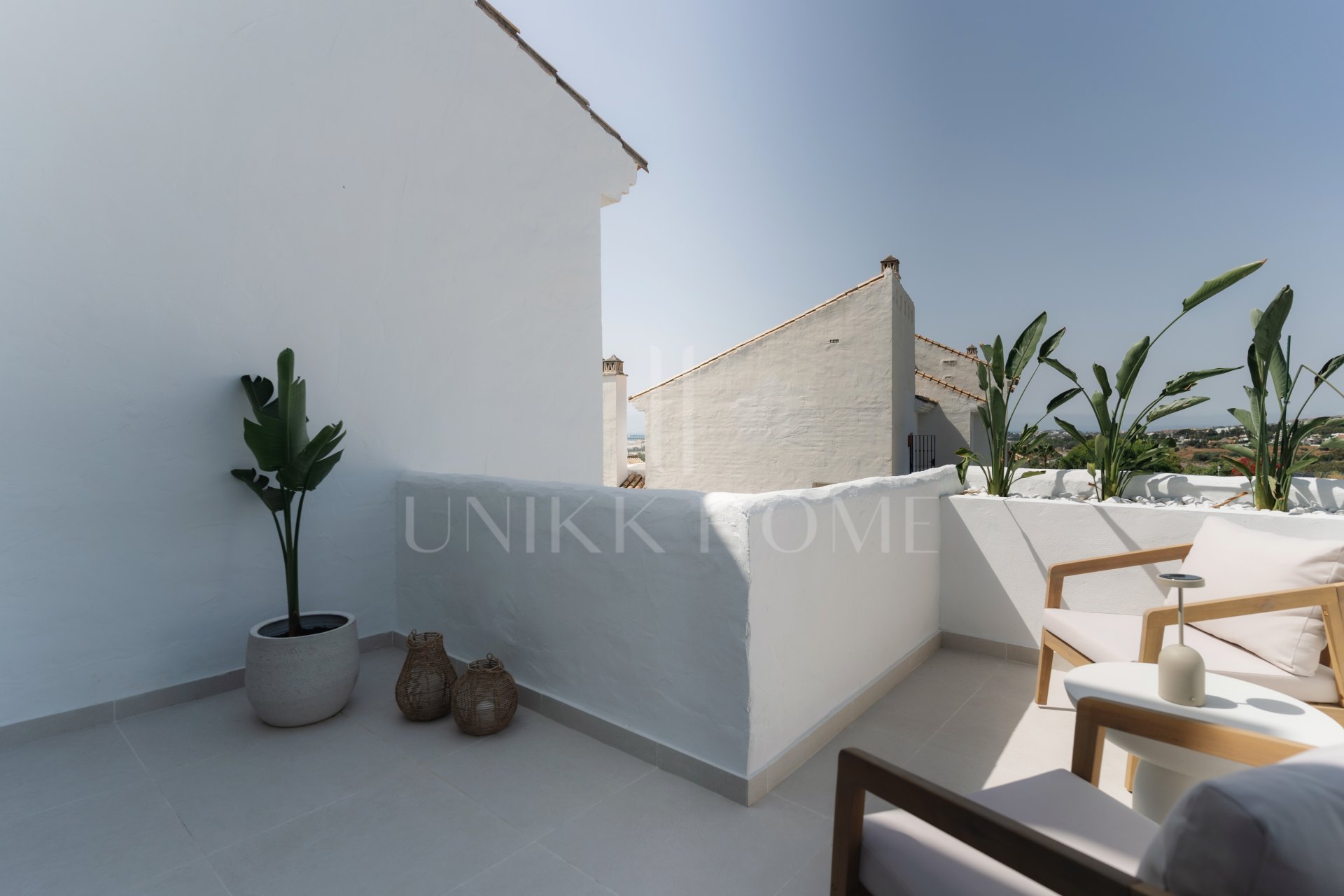 Ático Dúplex en Esquina con Piscina Plunge Privada y Vistas al Mar