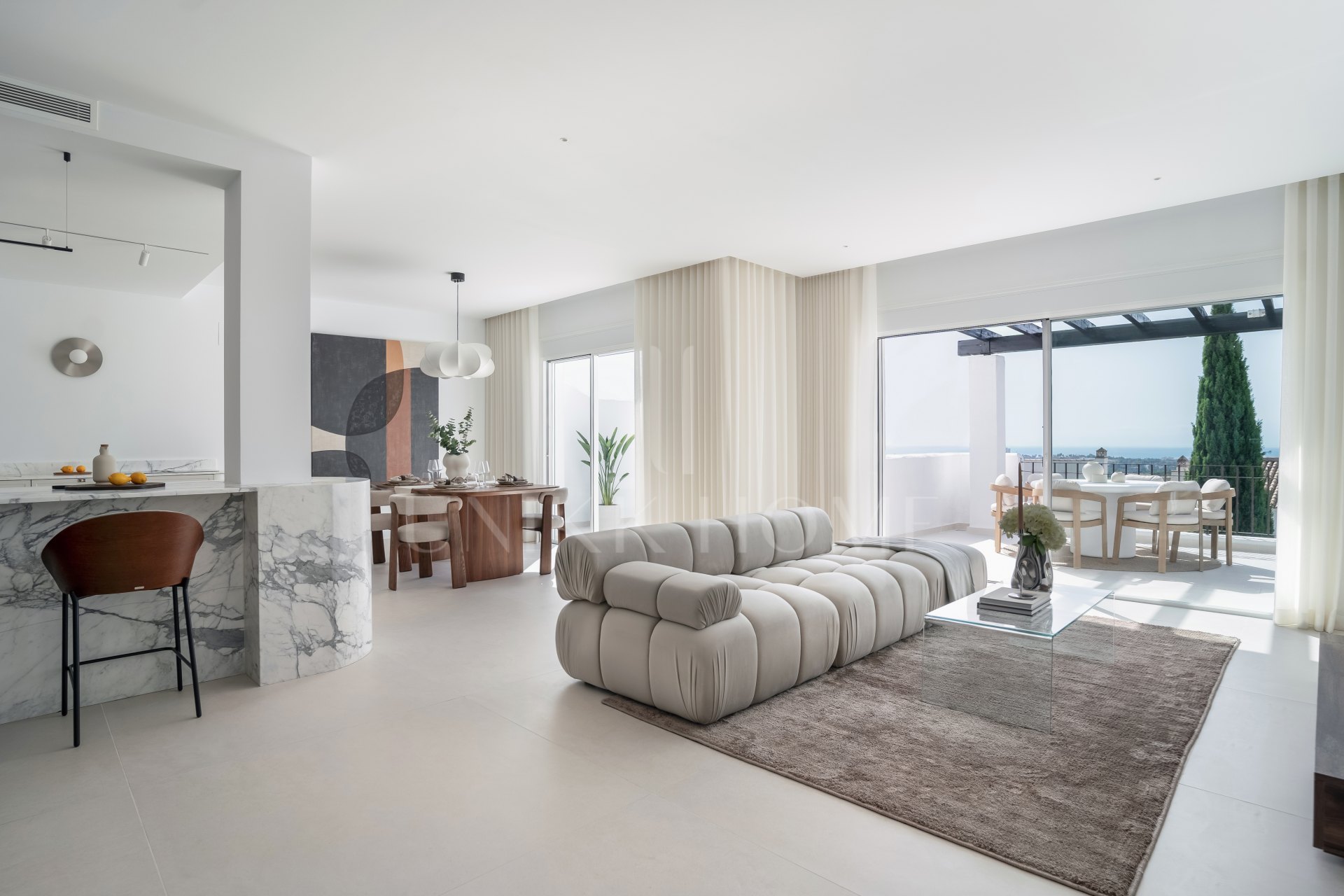 Ático Dúplex en Esquina con Piscina Plunge Privada y Vistas al Mar