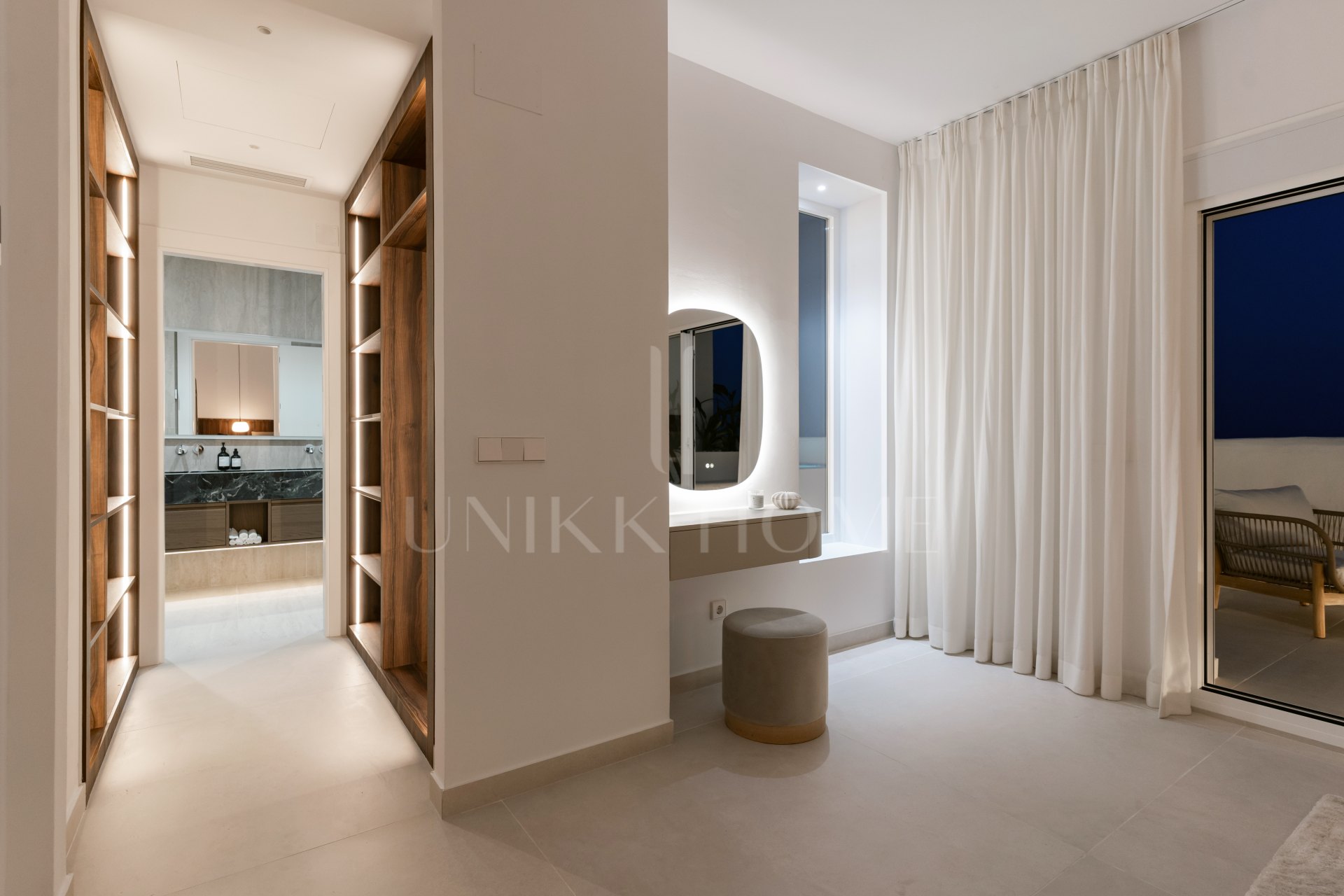Ático Dúplex en Esquina con Piscina Plunge Privada y Vistas al Mar