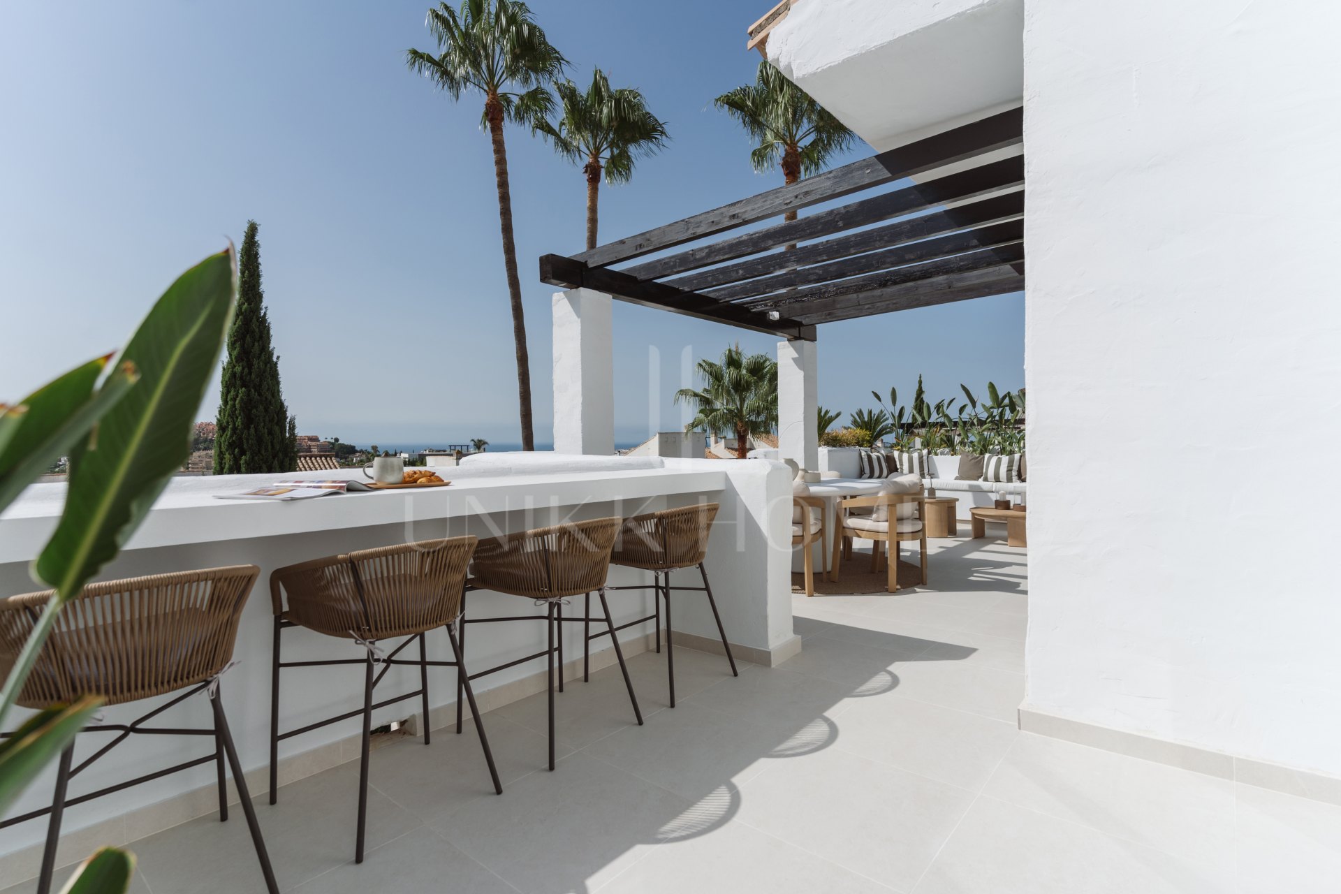 Ático Dúplex en Esquina con Piscina Plunge Privada y Vistas al Mar