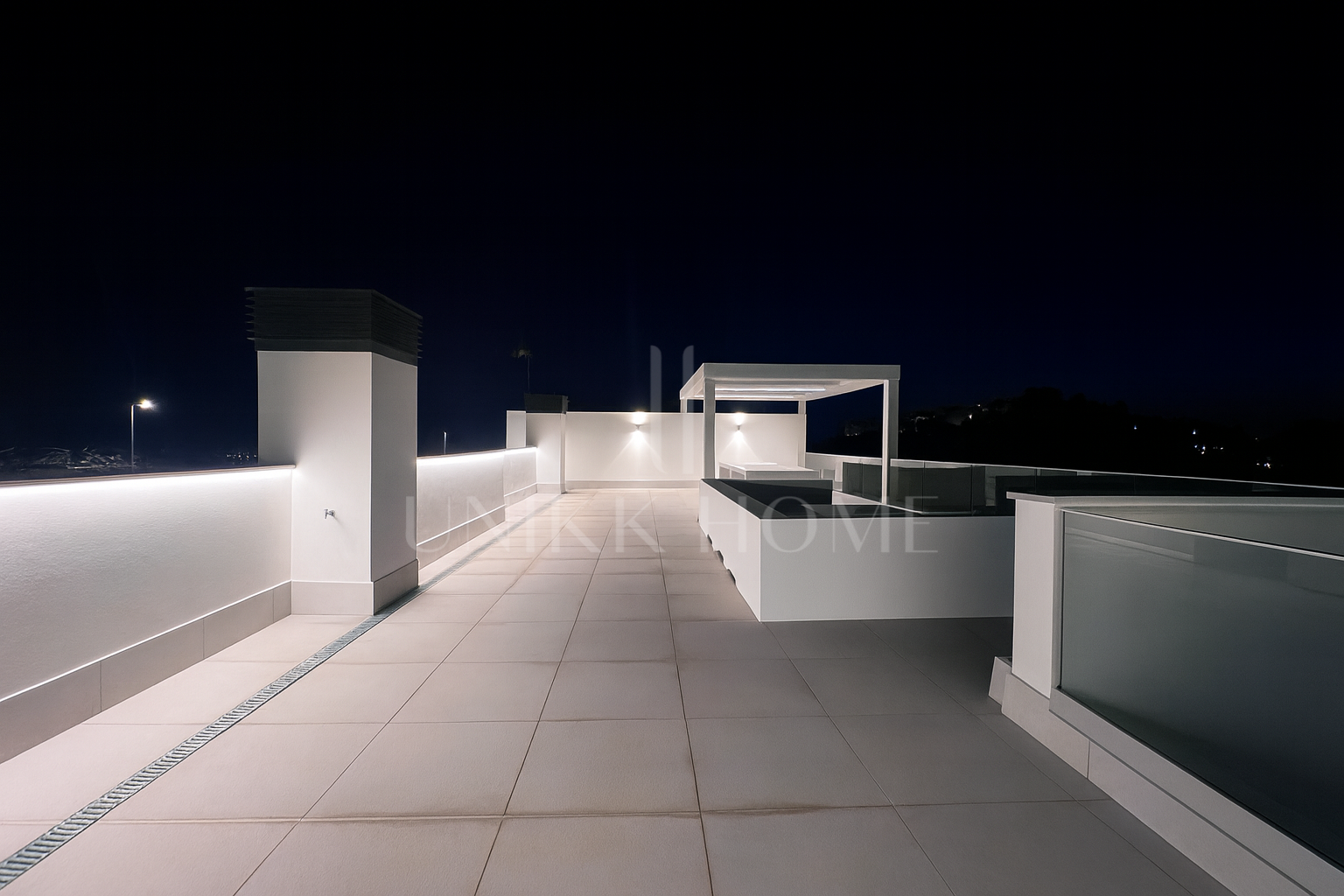 Luxury Duplex with Private Pool and Panoramic Views – La Alborada, Benahavís.