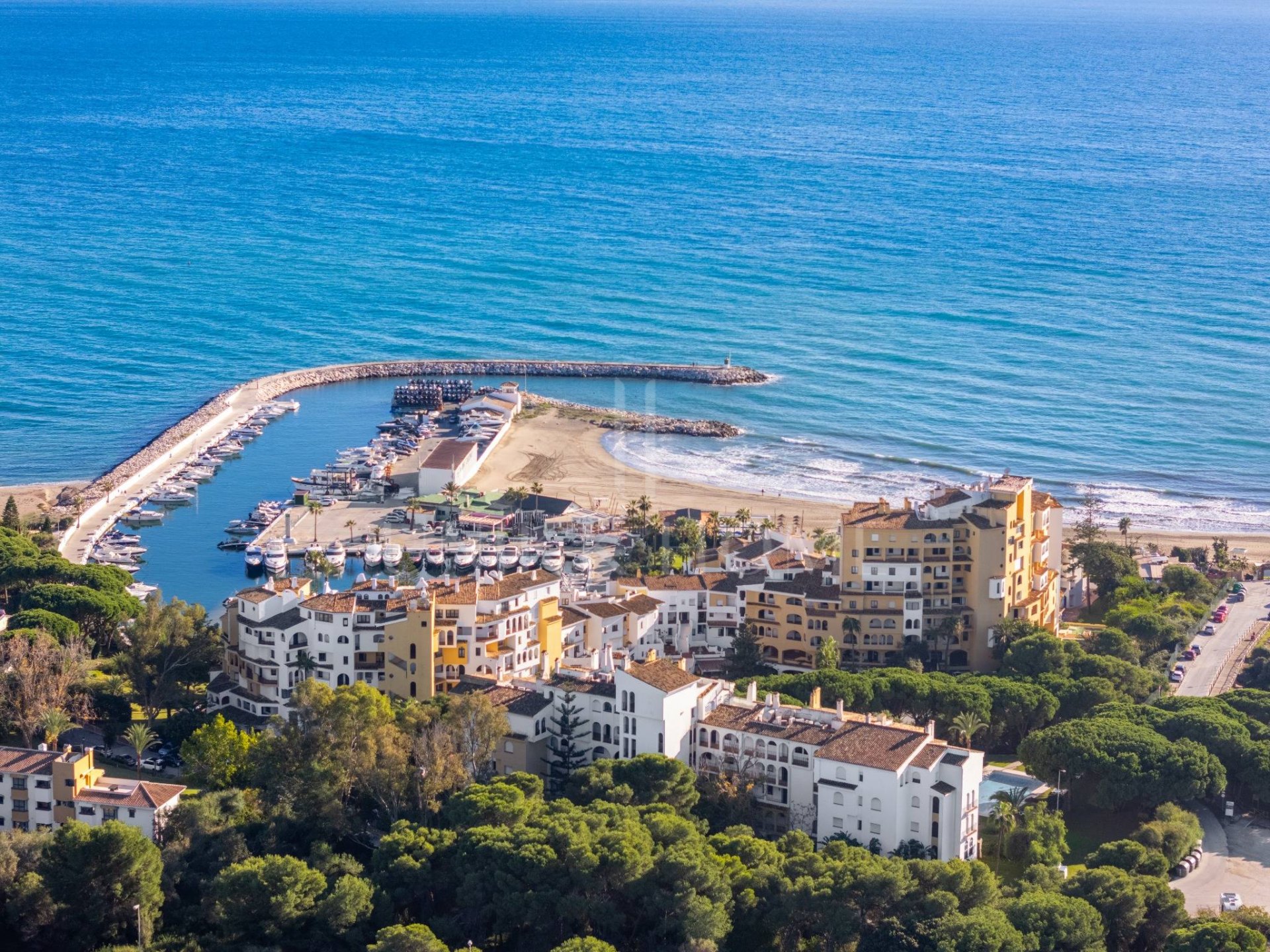 Cabopino Townhouse with potential