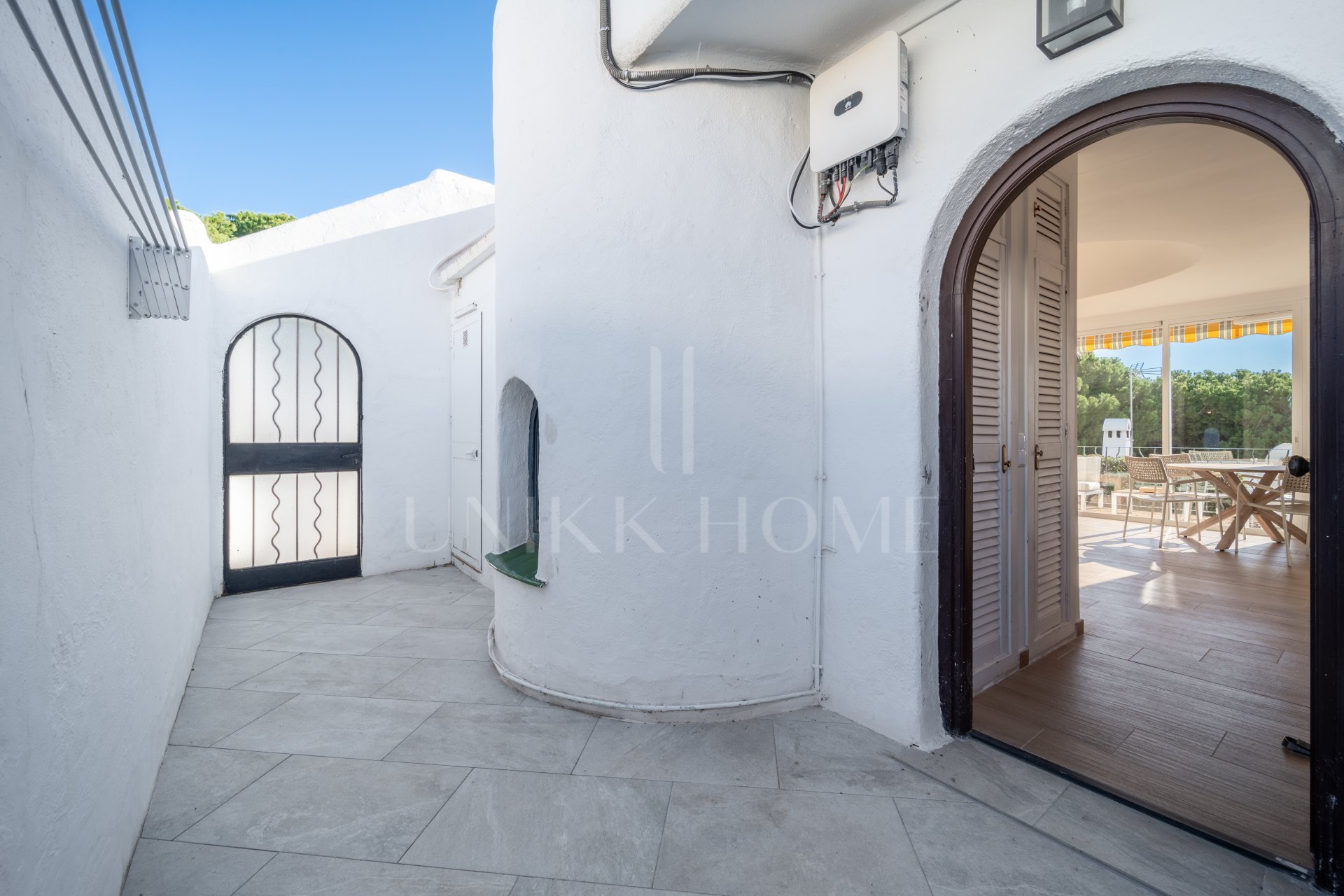 Cabopino Townhouse with potential