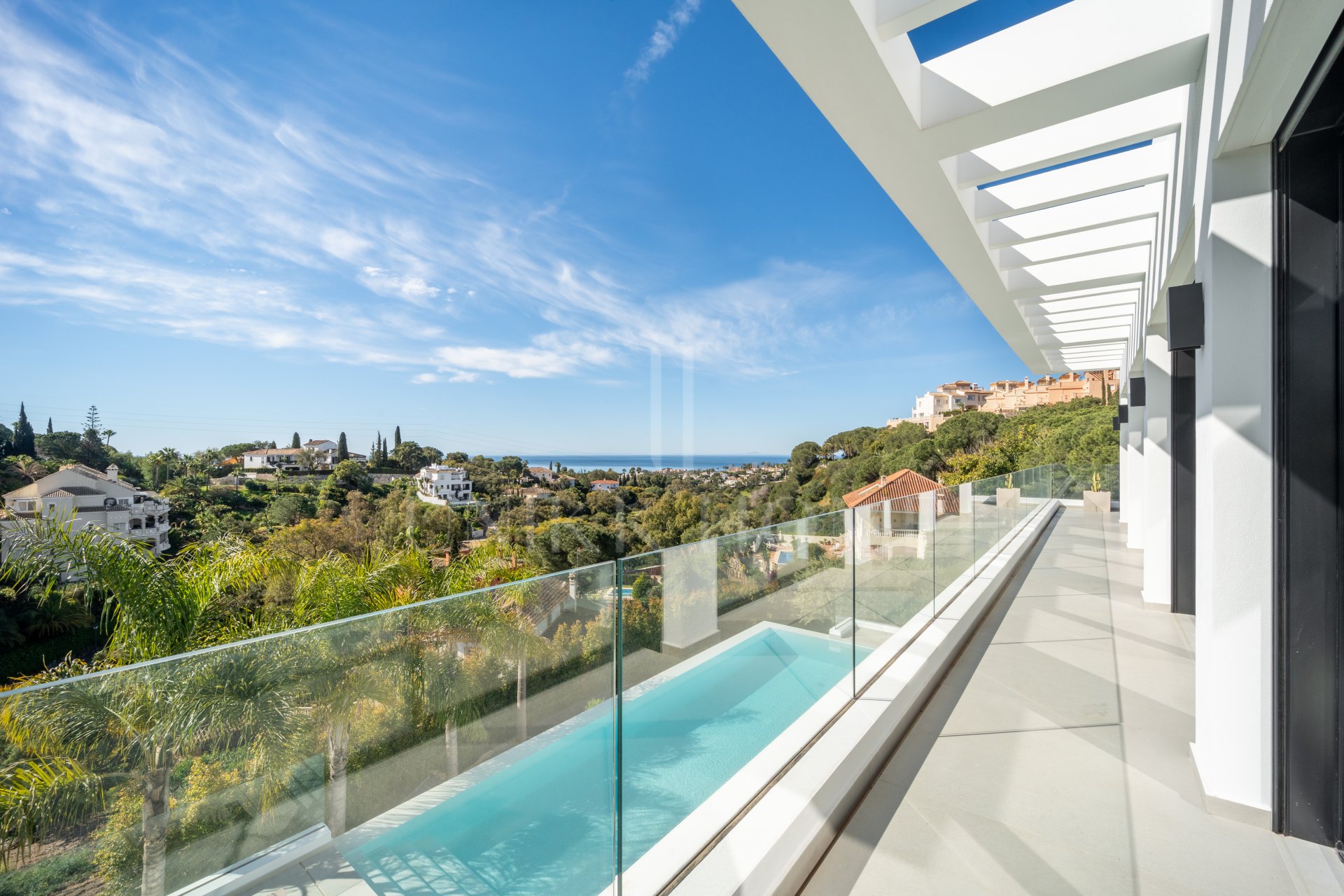 This newly completed modern villa is located in Elviria, one of the most sought-after residential areas in East Marbella.