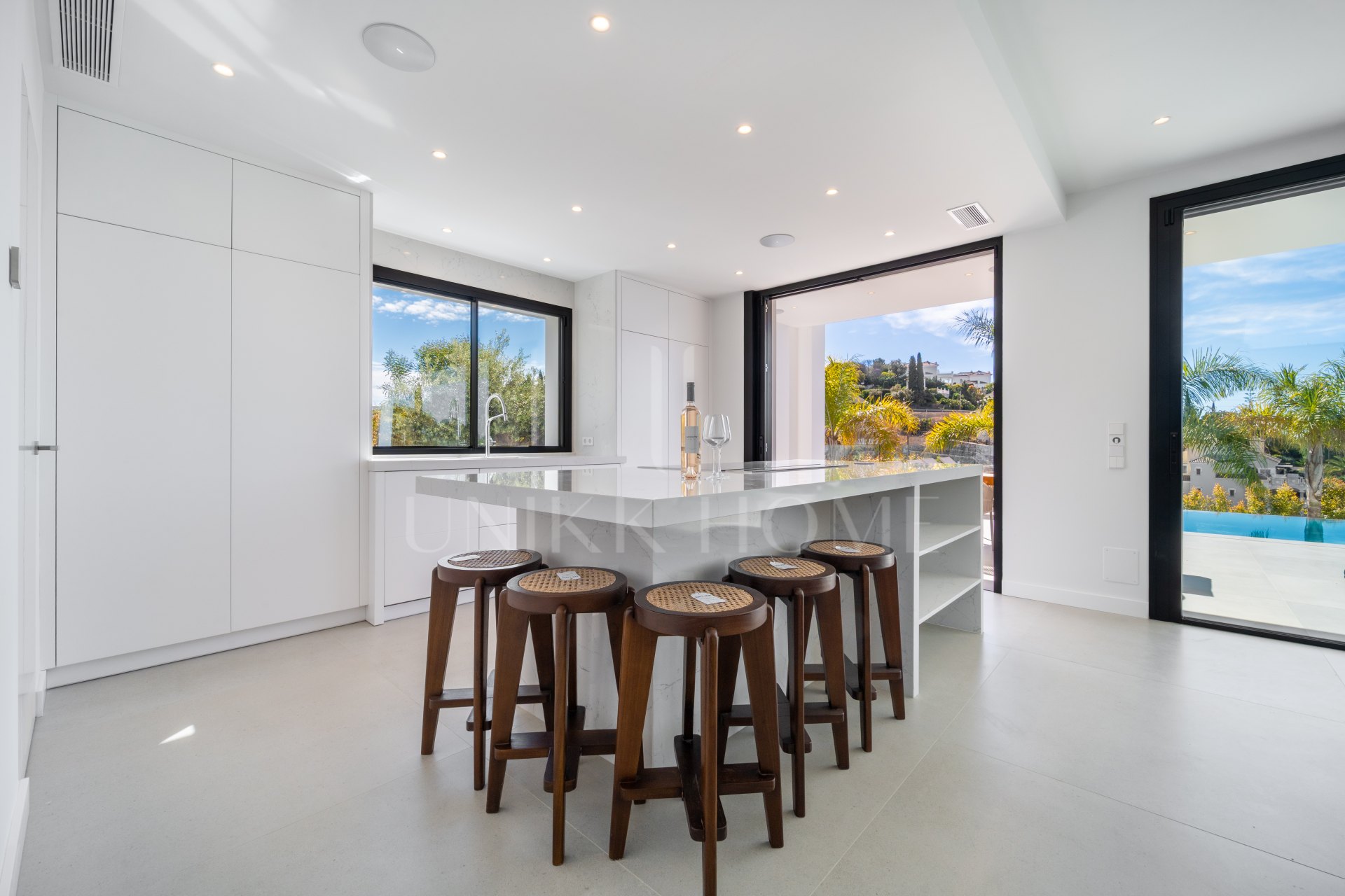 This newly completed modern villa is located in Elviria, one of the most sought-after residential areas in East Marbella.