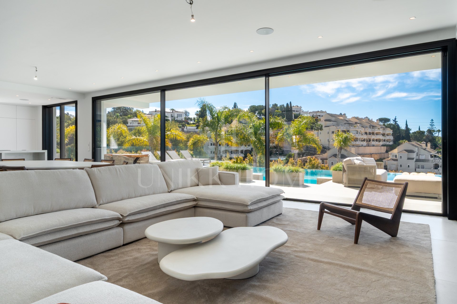 This newly completed modern villa is located in Elviria, one of the most sought-after residential areas in East Marbella.