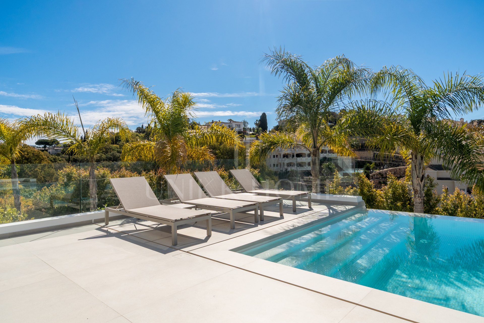 This newly completed modern villa is located in Elviria, one of the most sought-after residential areas in East Marbella.