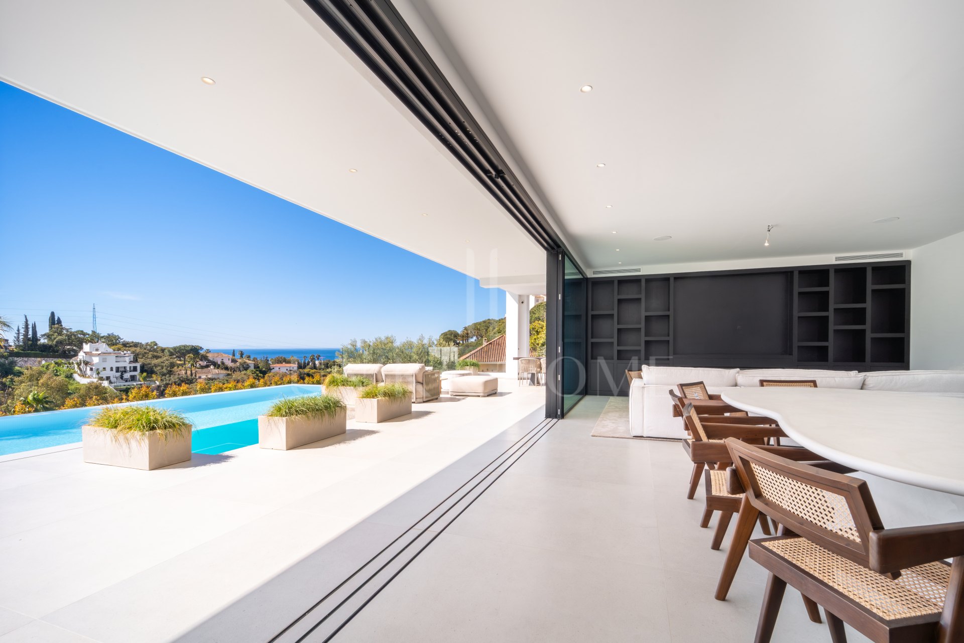 This newly completed modern villa is located in Elviria, one of the most sought-after residential areas in East Marbella.