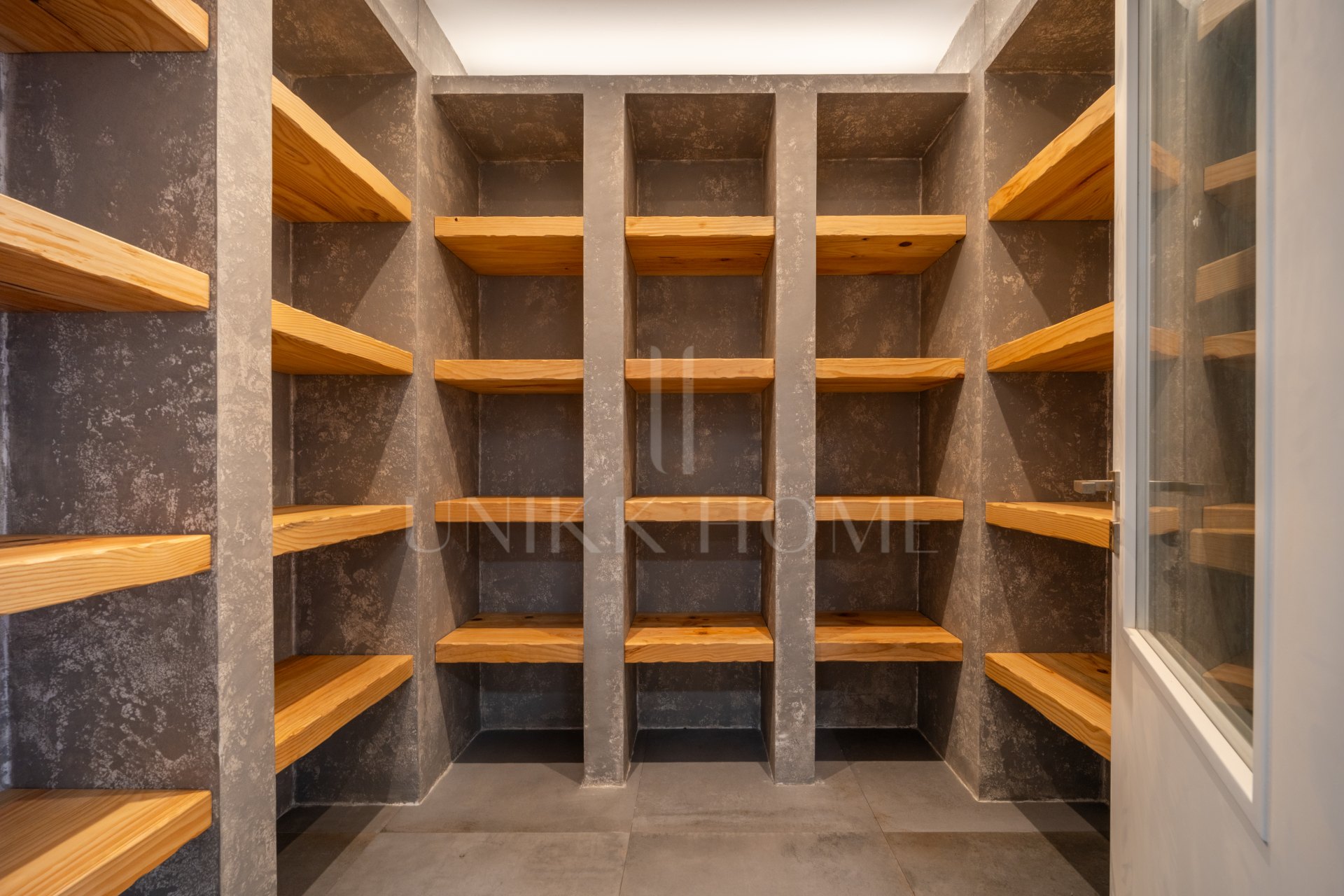 This newly completed modern villa is located in Elviria, one of the most sought-after residential areas in East Marbella.