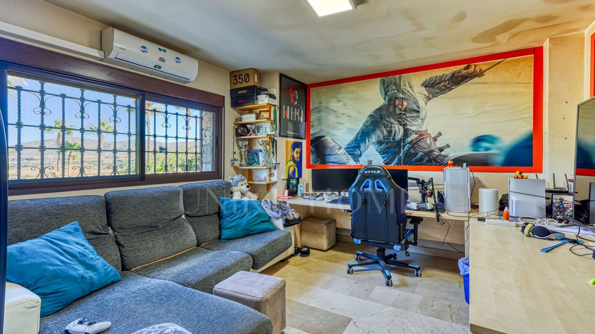 **Exceptional Rustic Estate with Horse Stable**