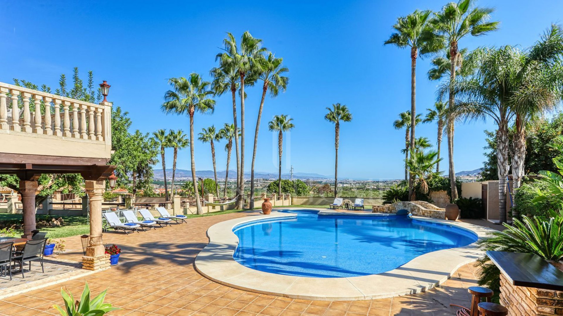 **Exceptional Rustic Estate with Horse Stable**