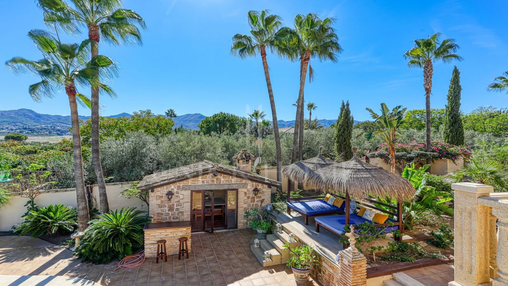 **Exceptional Rustic Estate with Horse Stable**