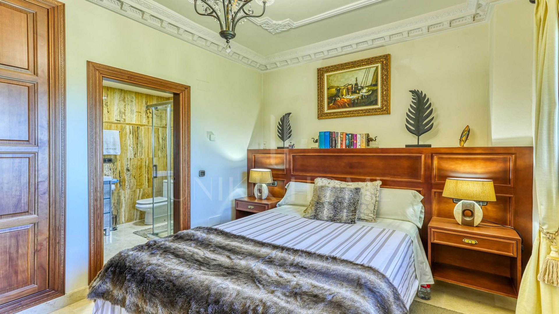 **Exceptional Rustic Estate with Horse Stable**