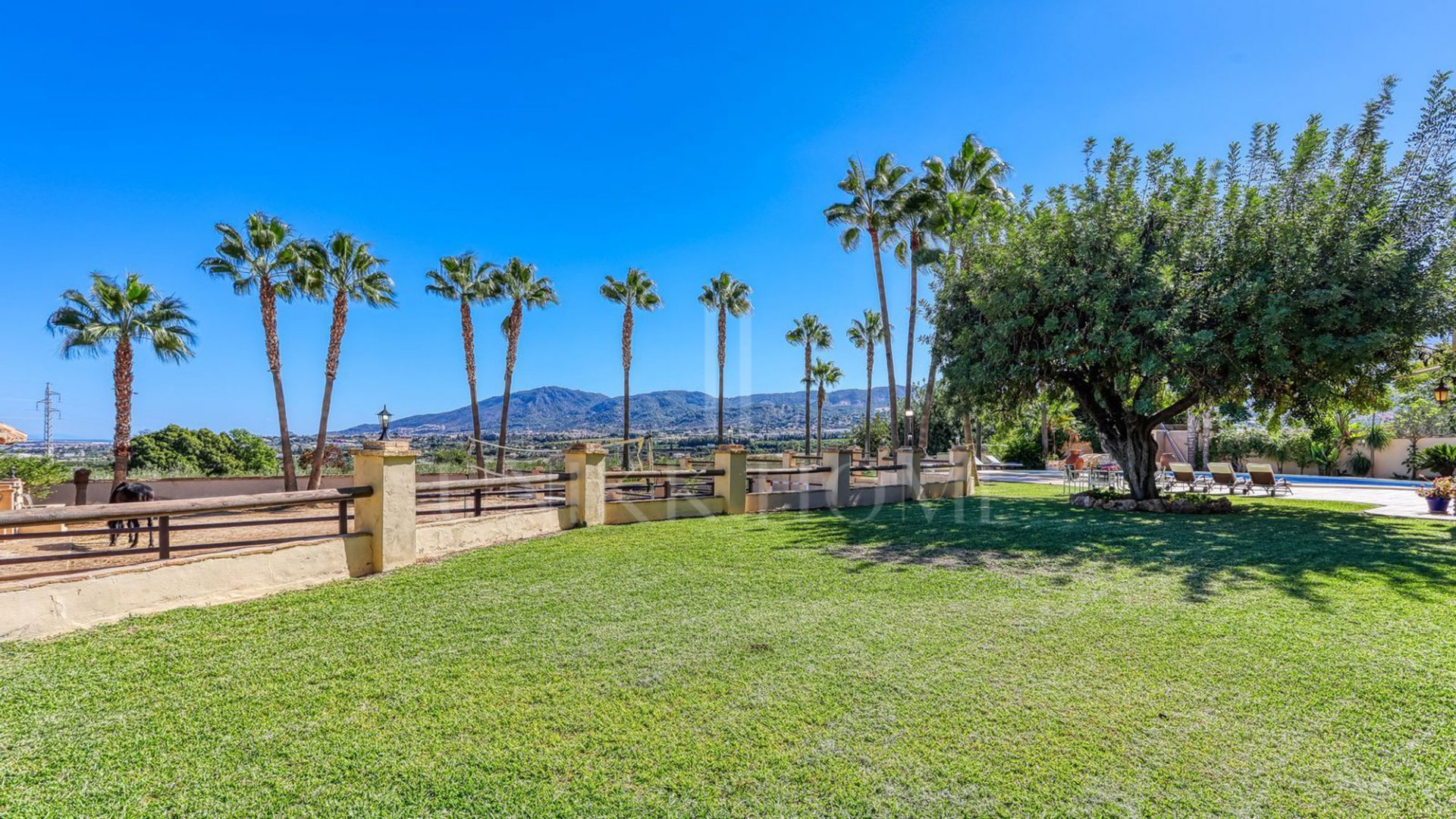 **Exceptional Rustic Estate with Horse Stable**