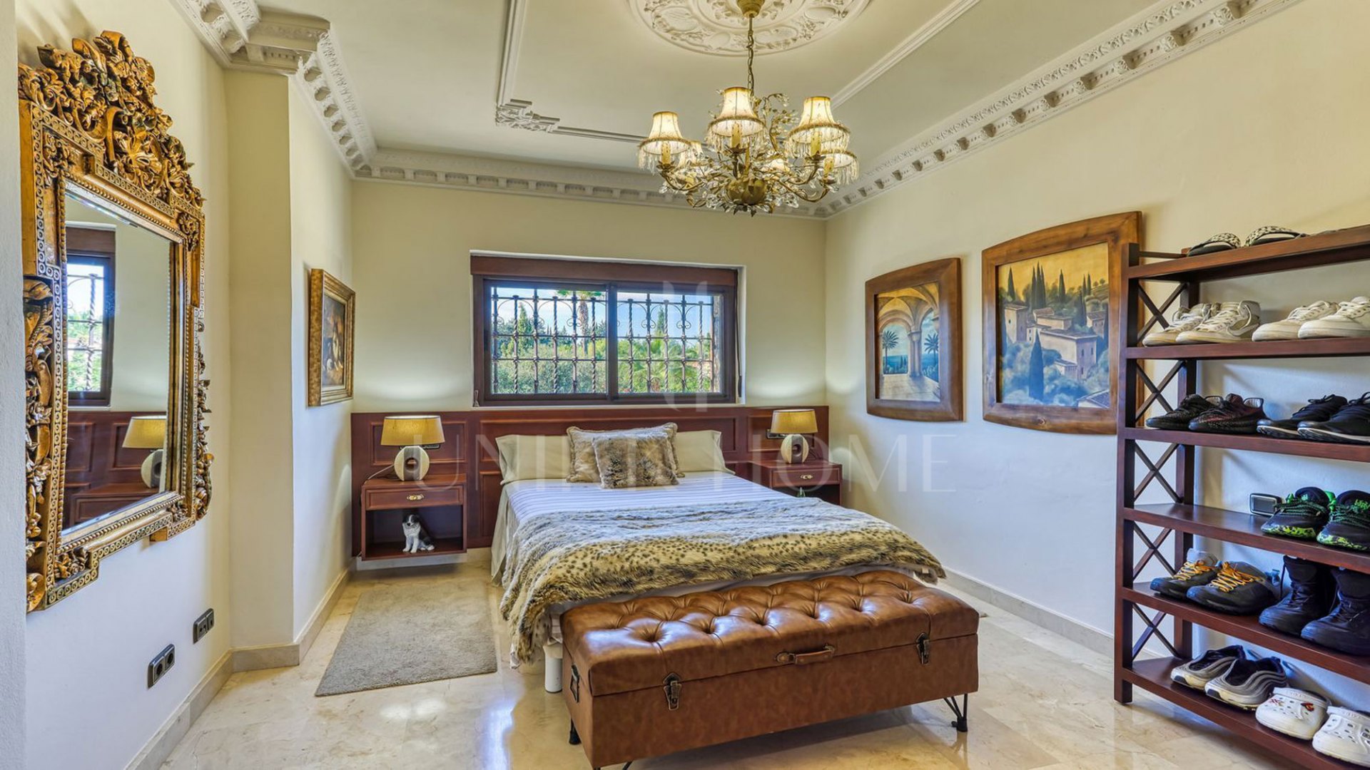 **Exceptional Rustic Estate with Horse Stable**