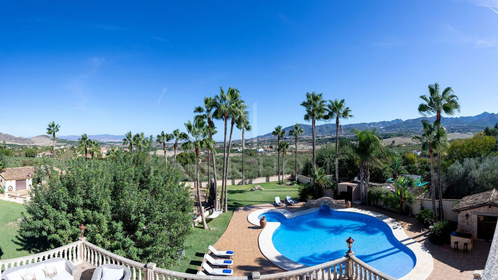 **Exceptional Rustic Estate with Horse Stable**