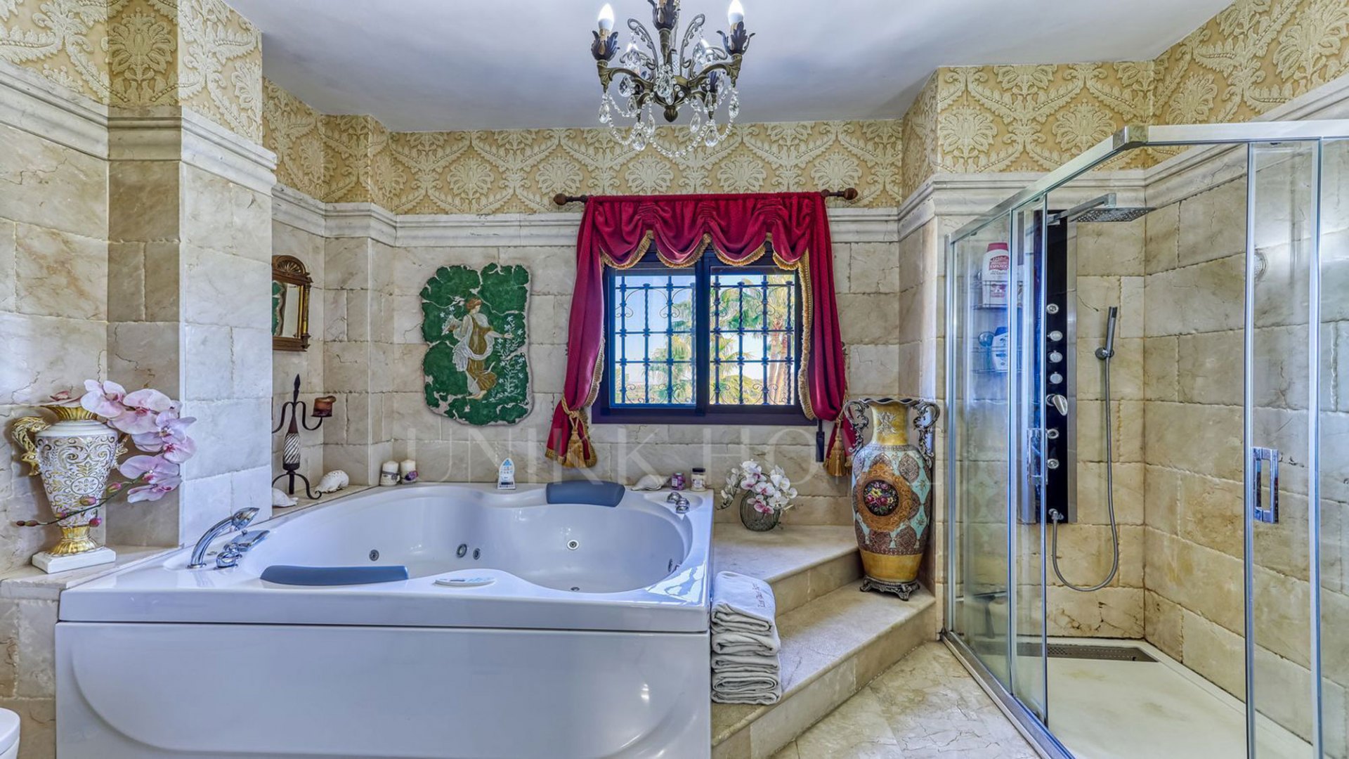 **Exceptional Rustic Estate with Horse Stable**