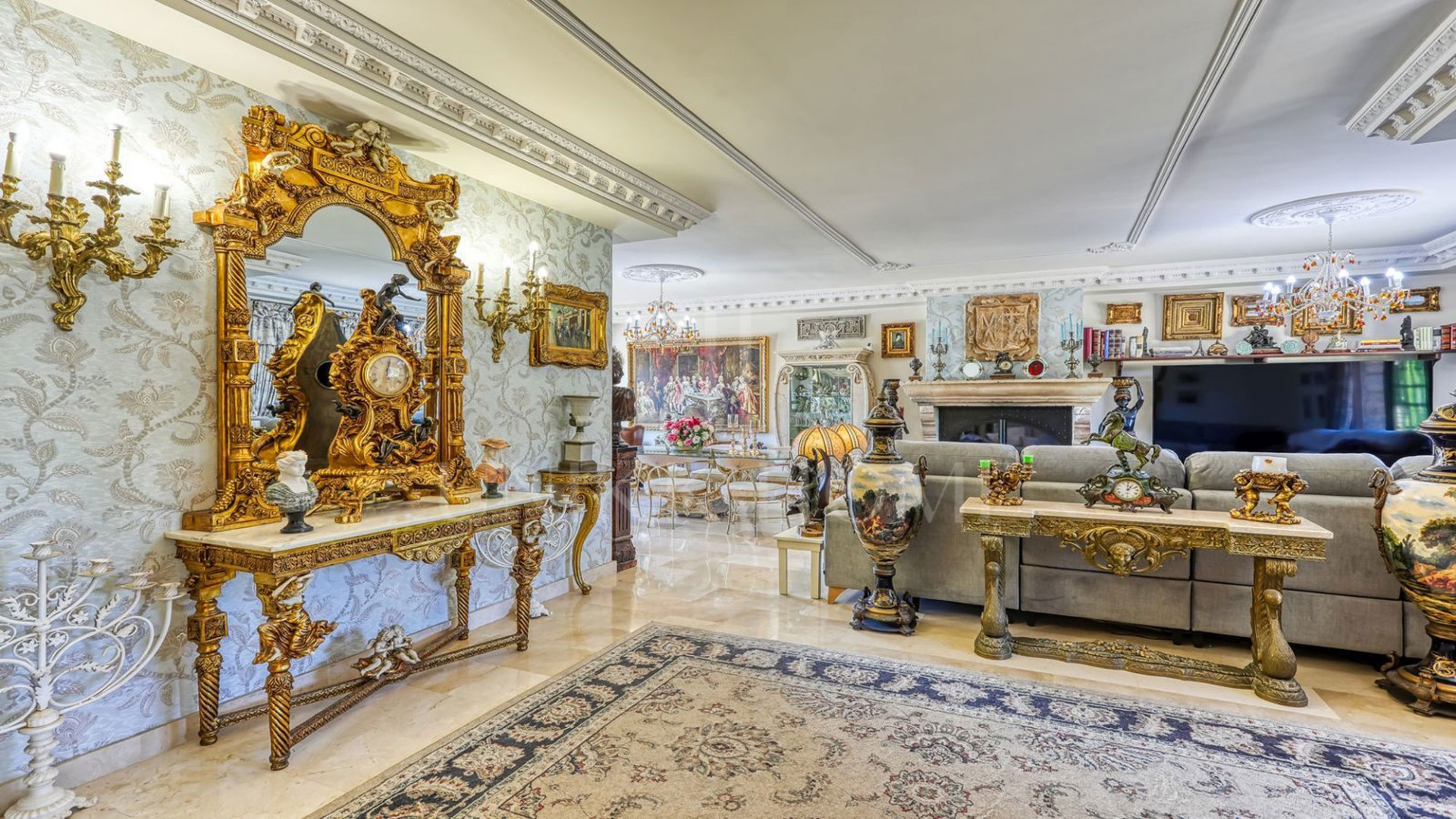 **Exceptional Rustic Estate with Horse Stable**