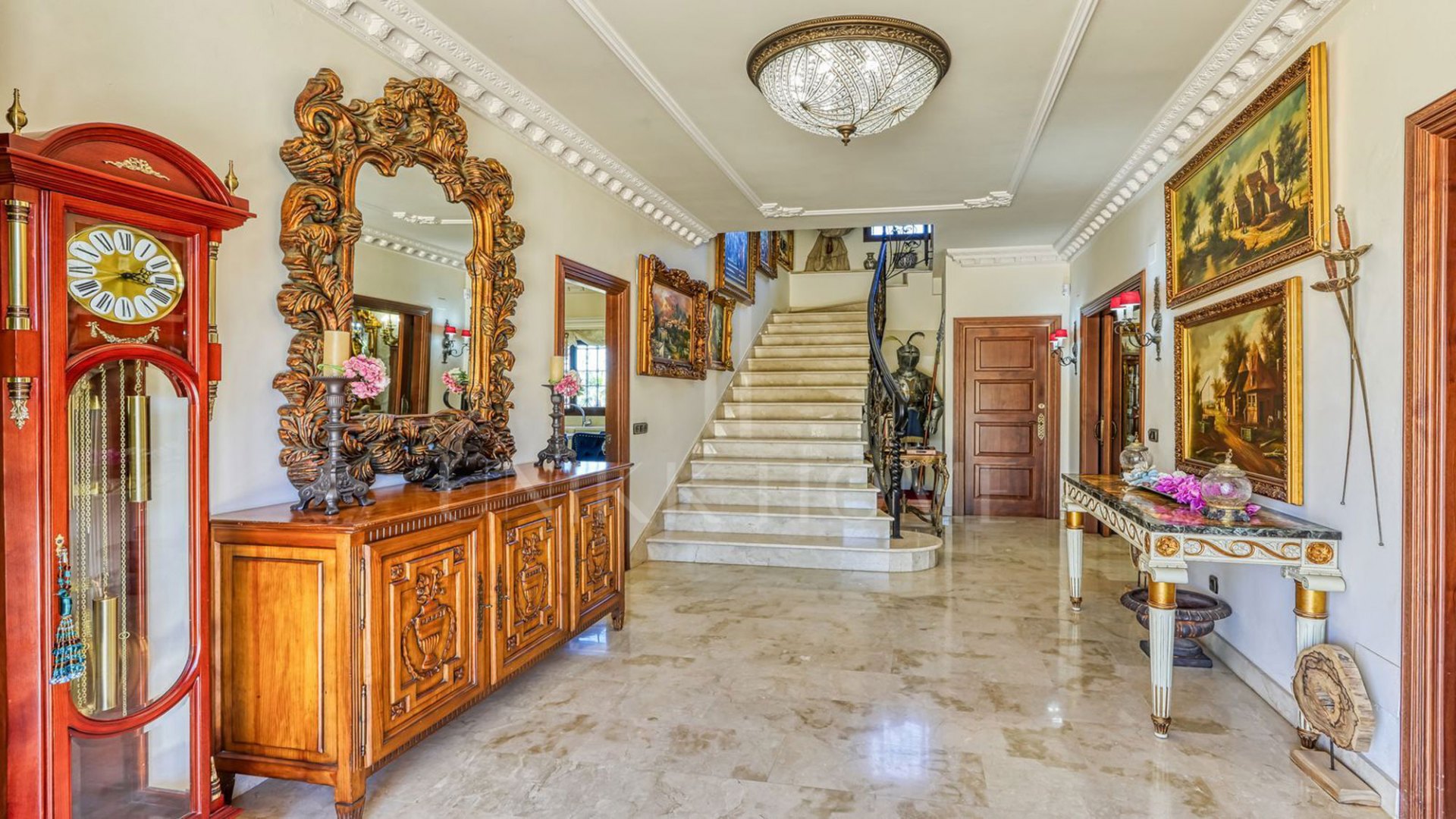 **Exceptional Rustic Estate with Horse Stable**