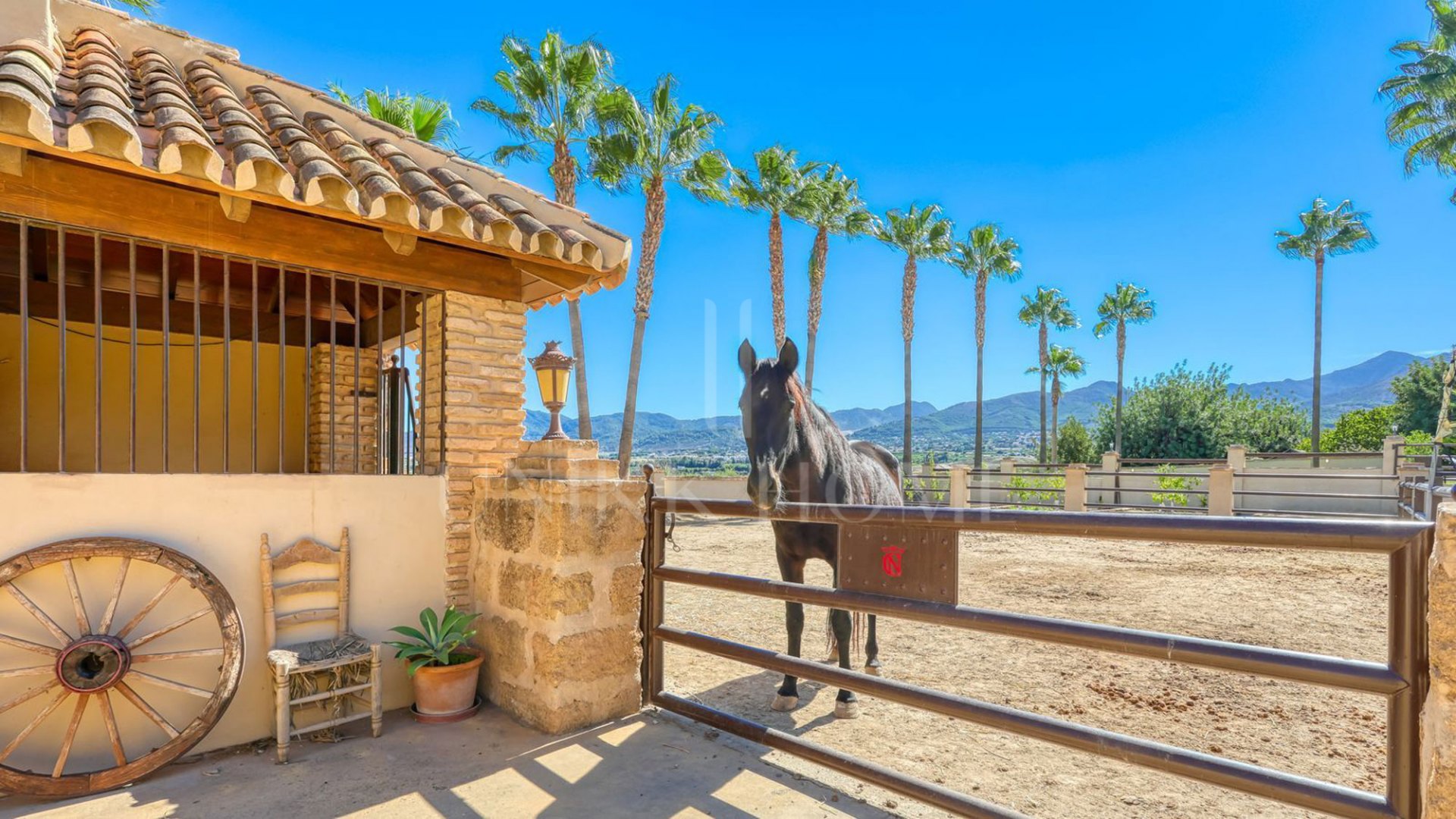 **Exceptional Rustic Estate with Horse Stable**