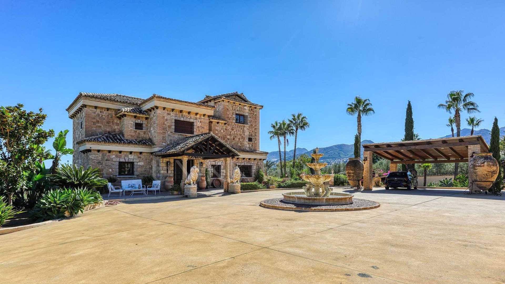 **Exceptional Rustic Estate with Horse Stable**