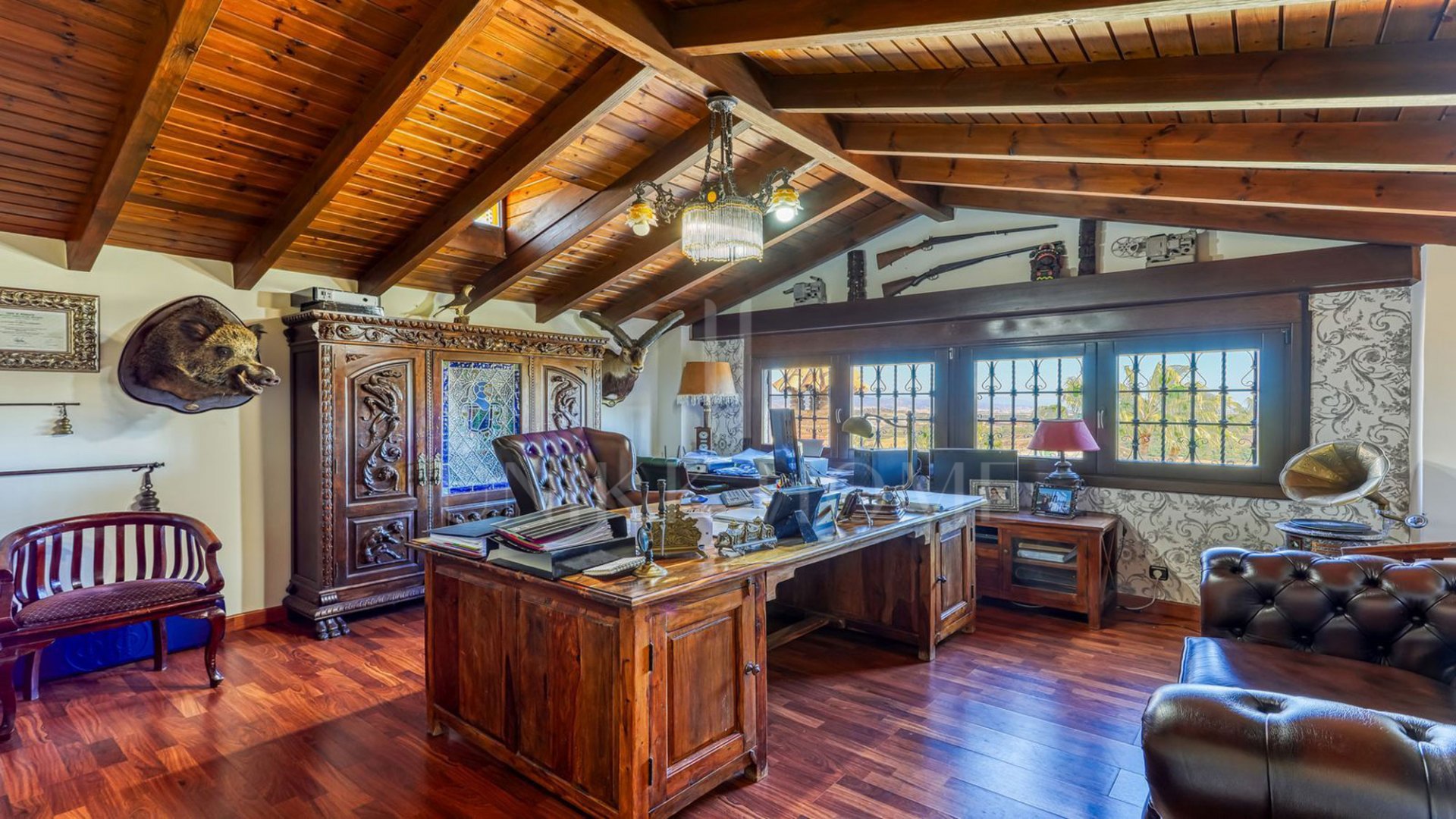 **Exceptional Rustic Estate with Horse Stable**