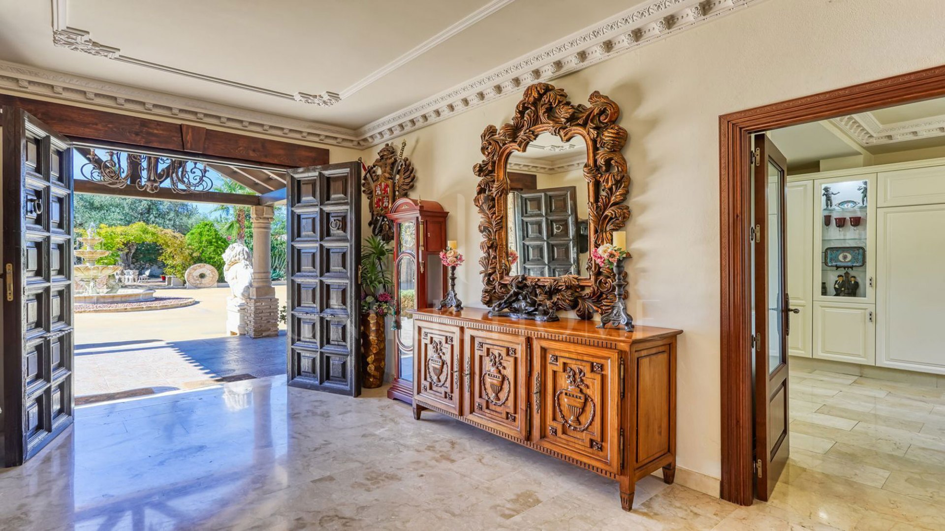 **Exceptional Rustic Estate with Horse Stable**