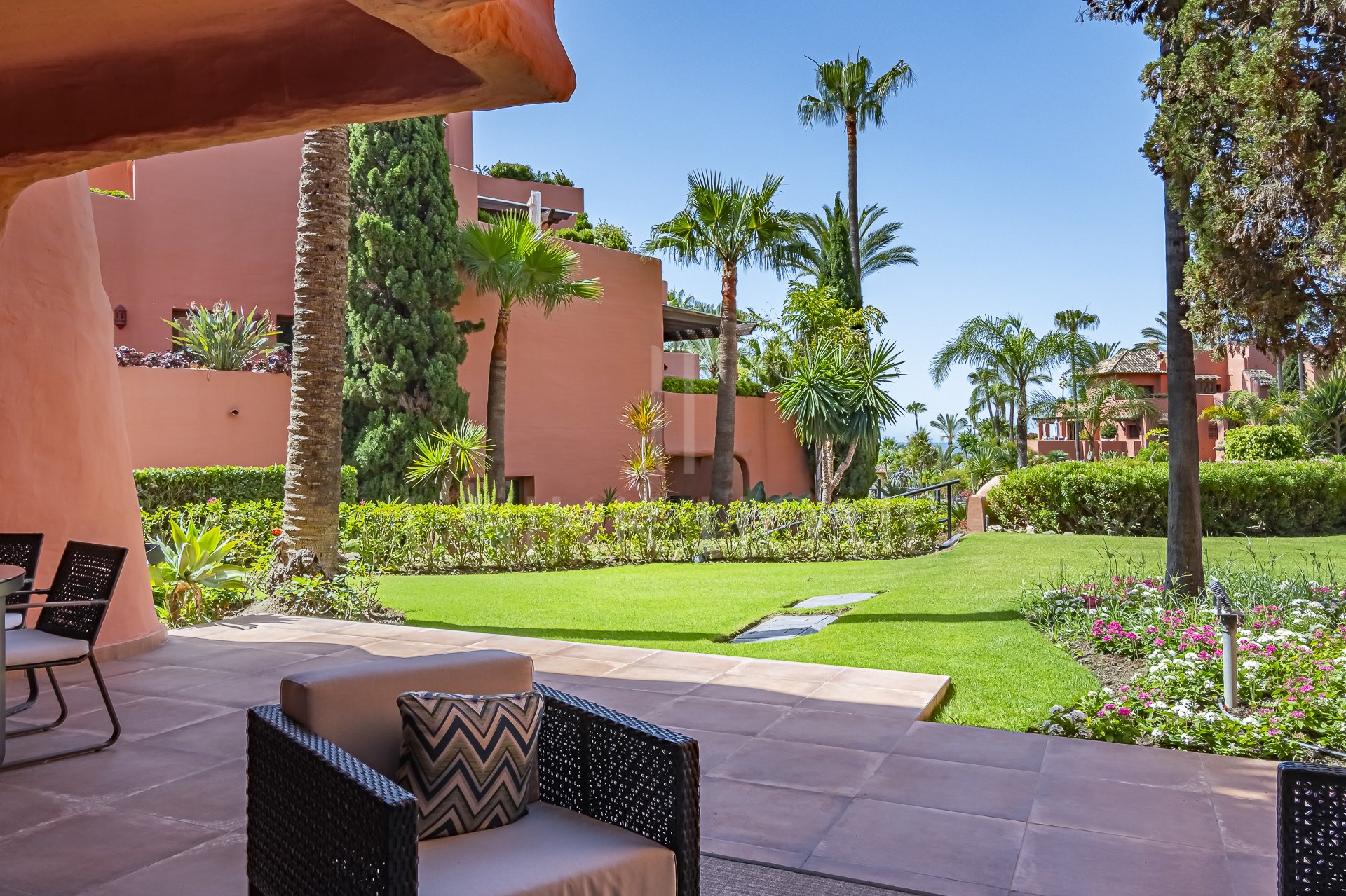 Renovated Luxury ground floor apartment in Five Star Beach Front Urbanisation Torre Bermeja Estepona