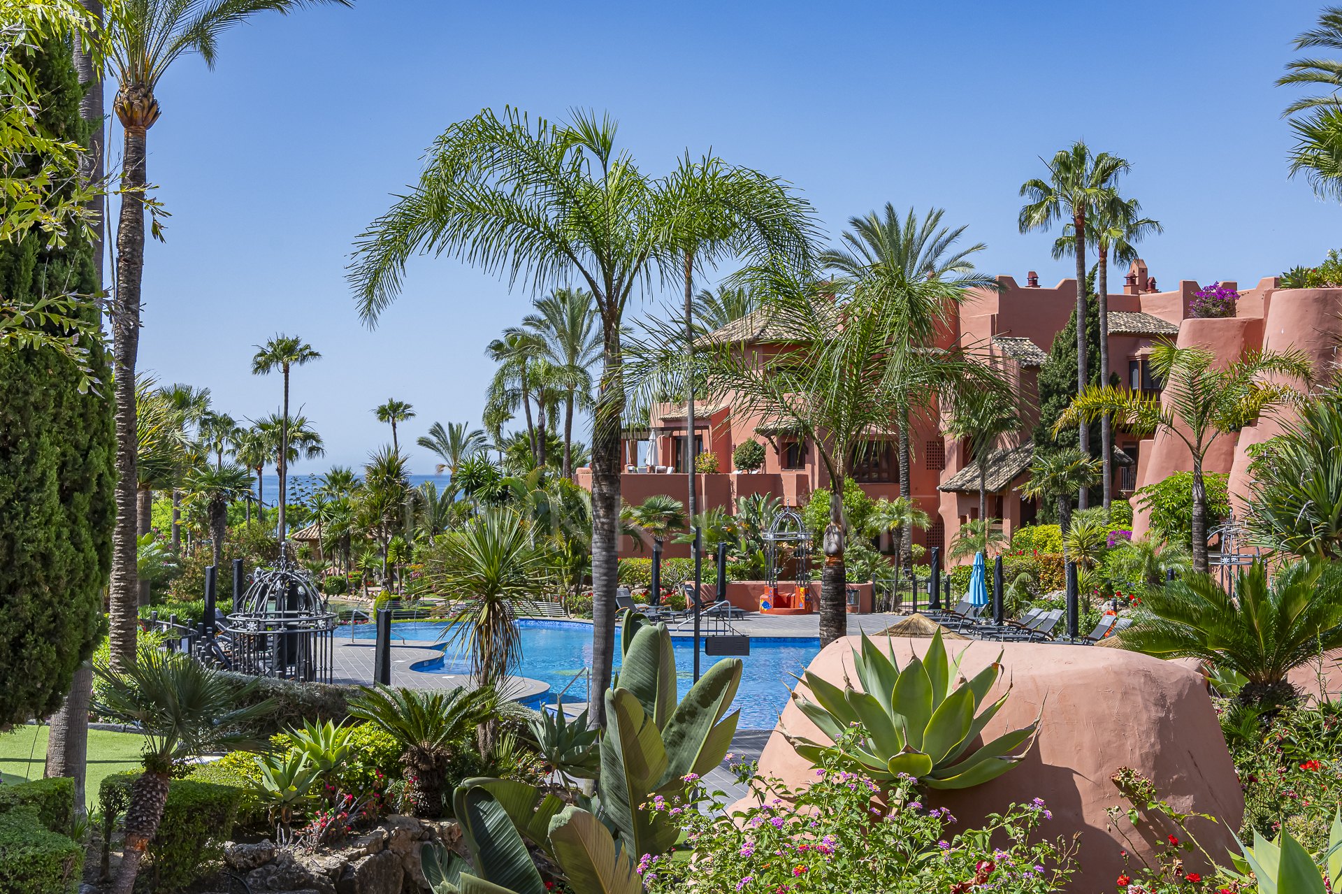 Renovated Luxury ground floor apartment in Five Star Beach Front Urbanisation Torre Bermeja Estepona