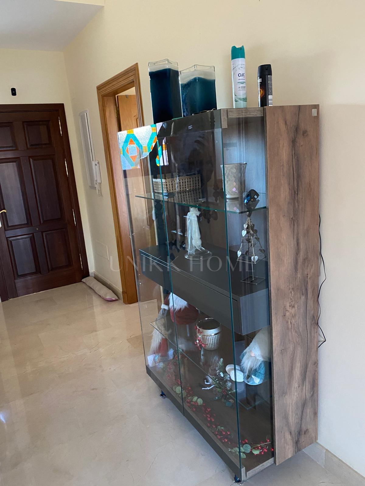 Discover this impressive townhouse in private urbanisation Coín