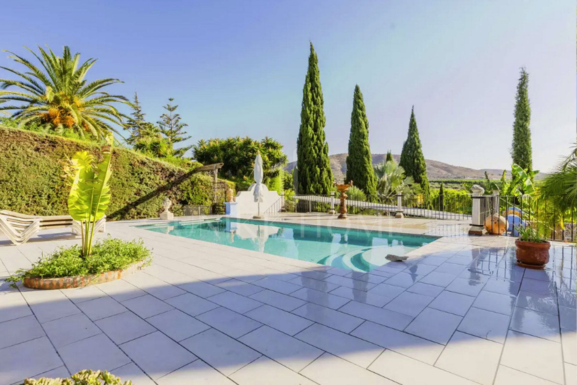 **Finca for Sale in Alhaurín el Grande**