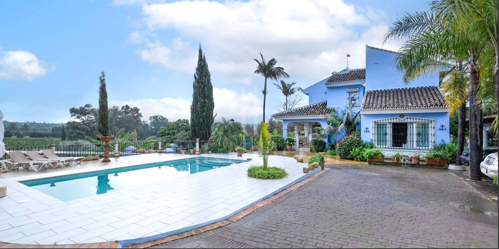 **Finca for Sale in Alhaurín el Grande**