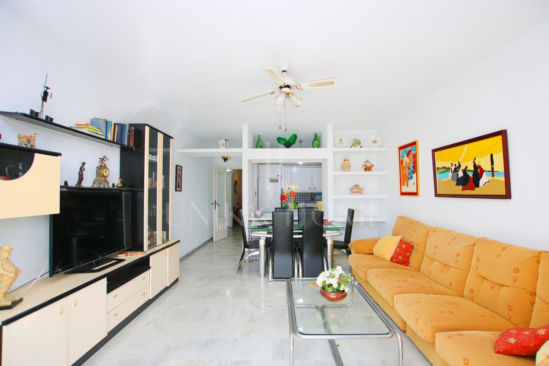 Fantástico apartamento con impresionantes vistas al mar en Fuengirola.