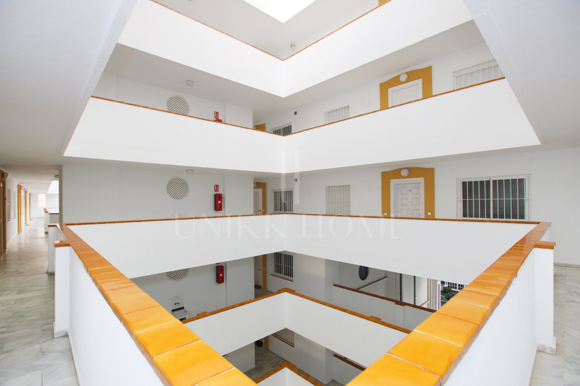 Fantástico apartamento con impresionantes vistas al mar en Fuengirola.