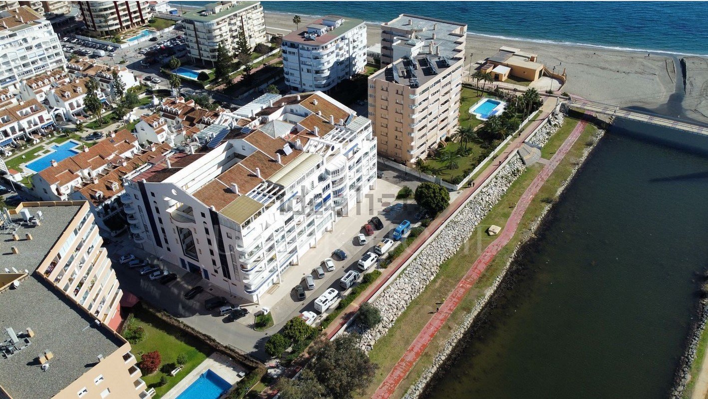 Fantástico apartamento con impresionantes vistas al mar en Fuengirola.
