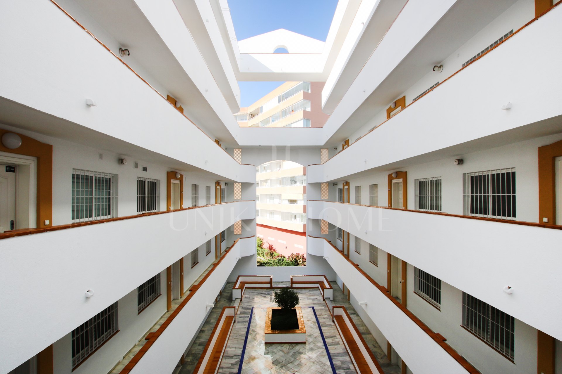 Fantástico apartamento con impresionantes vistas al mar en Fuengirola.