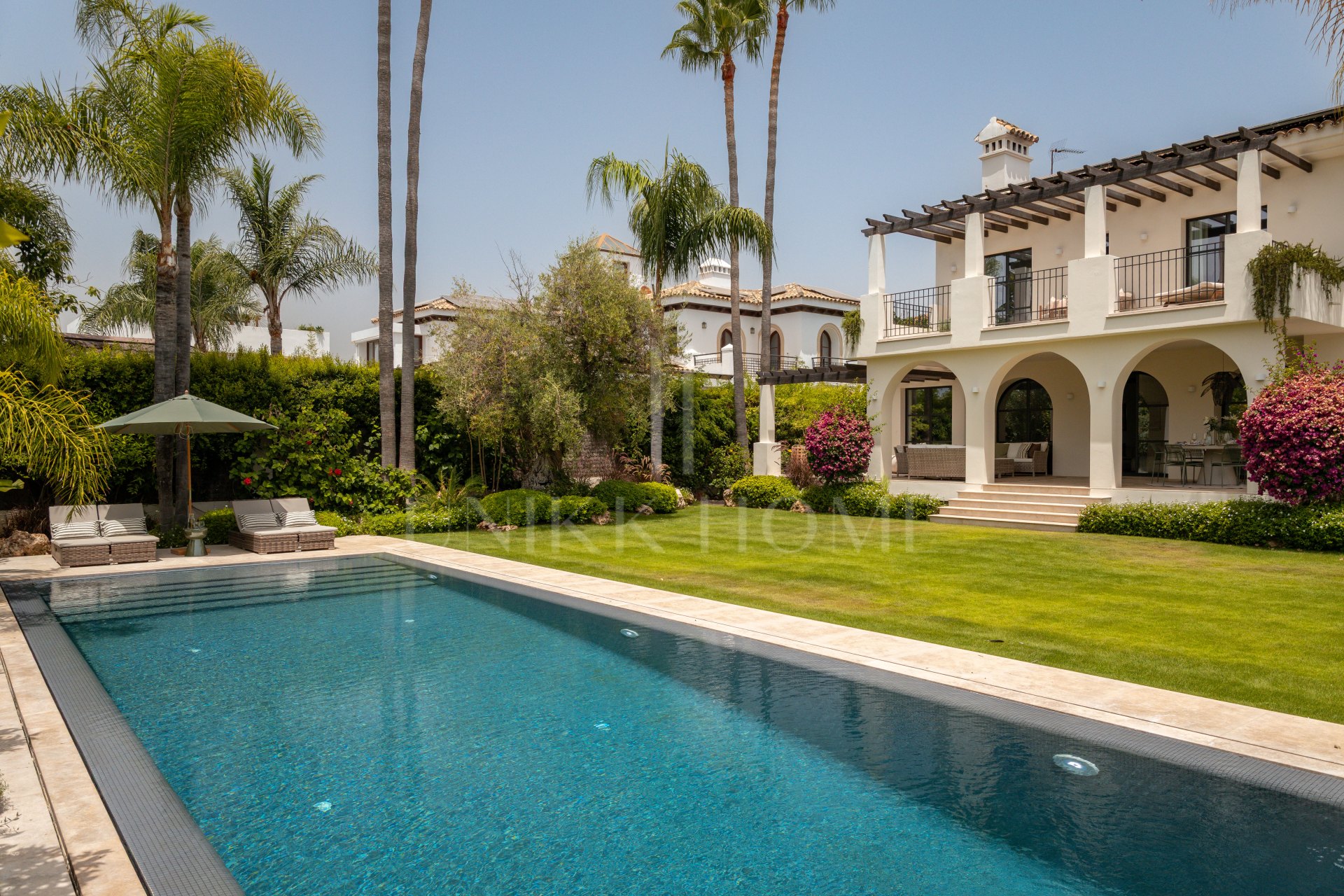Villa exclusiva frente a la playa en San Pedro - 4 % para tu agencia