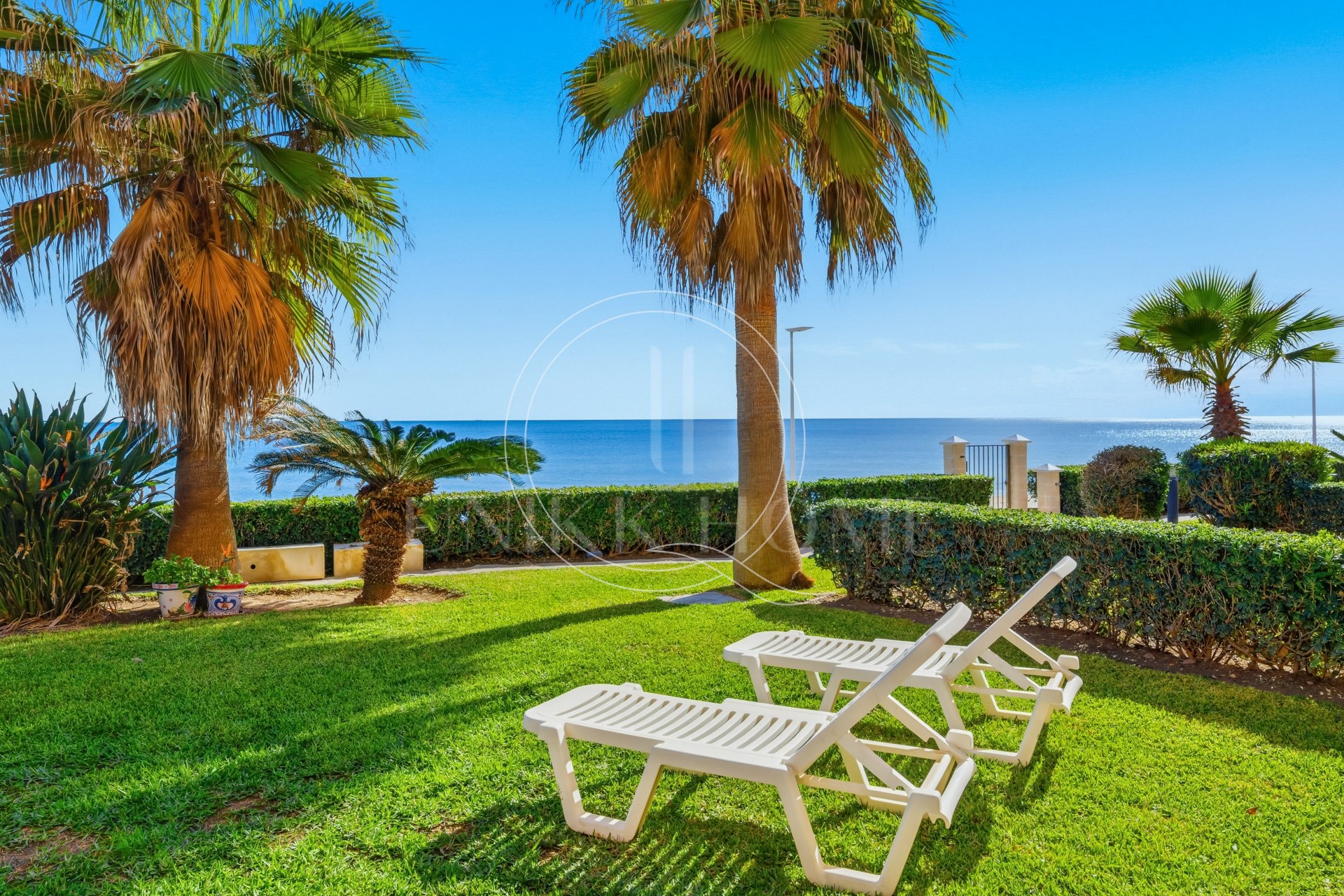 Ground Floor Apartment for sale in Playa del Moral, Estepona West