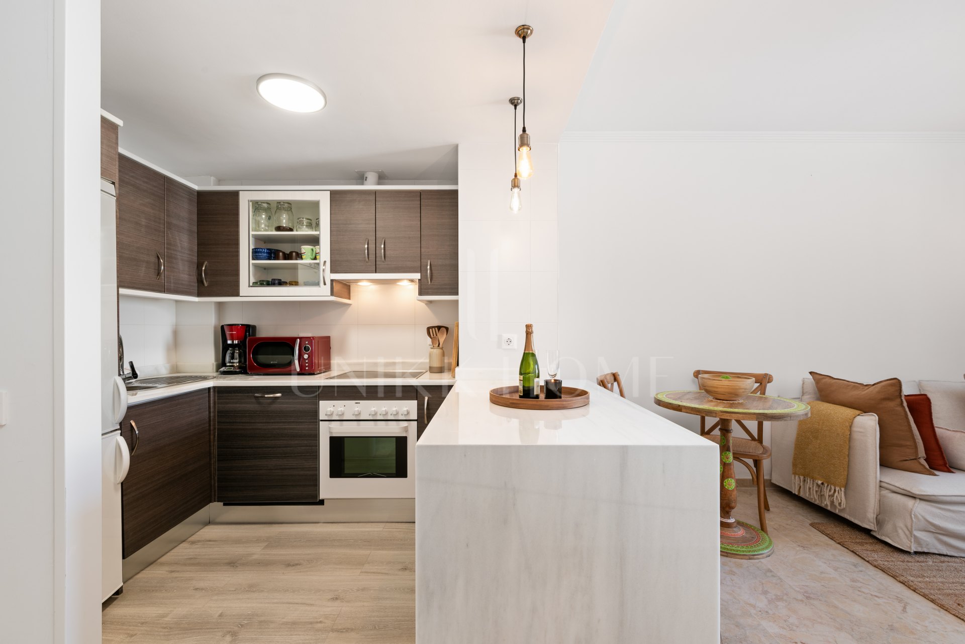 Elegant Two-Bedroom Apartment in Manilva